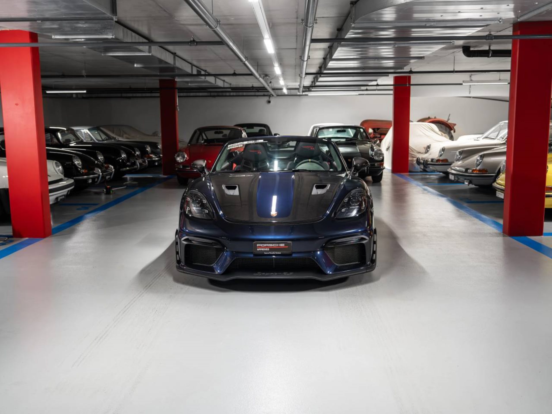PORSCHE 718 Spyder RS (MY24)-showroom-element-1