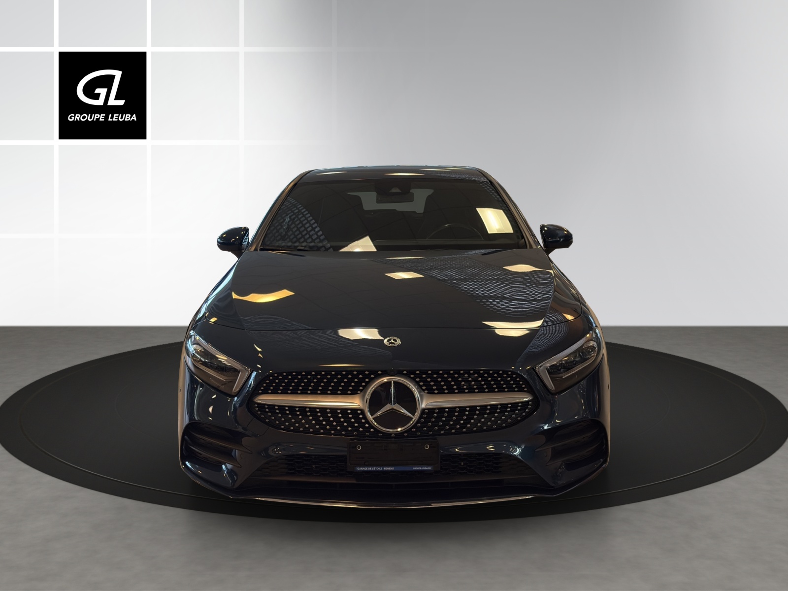 MERCEDES-BENZ A 250e AMG Line-showroom-element-1