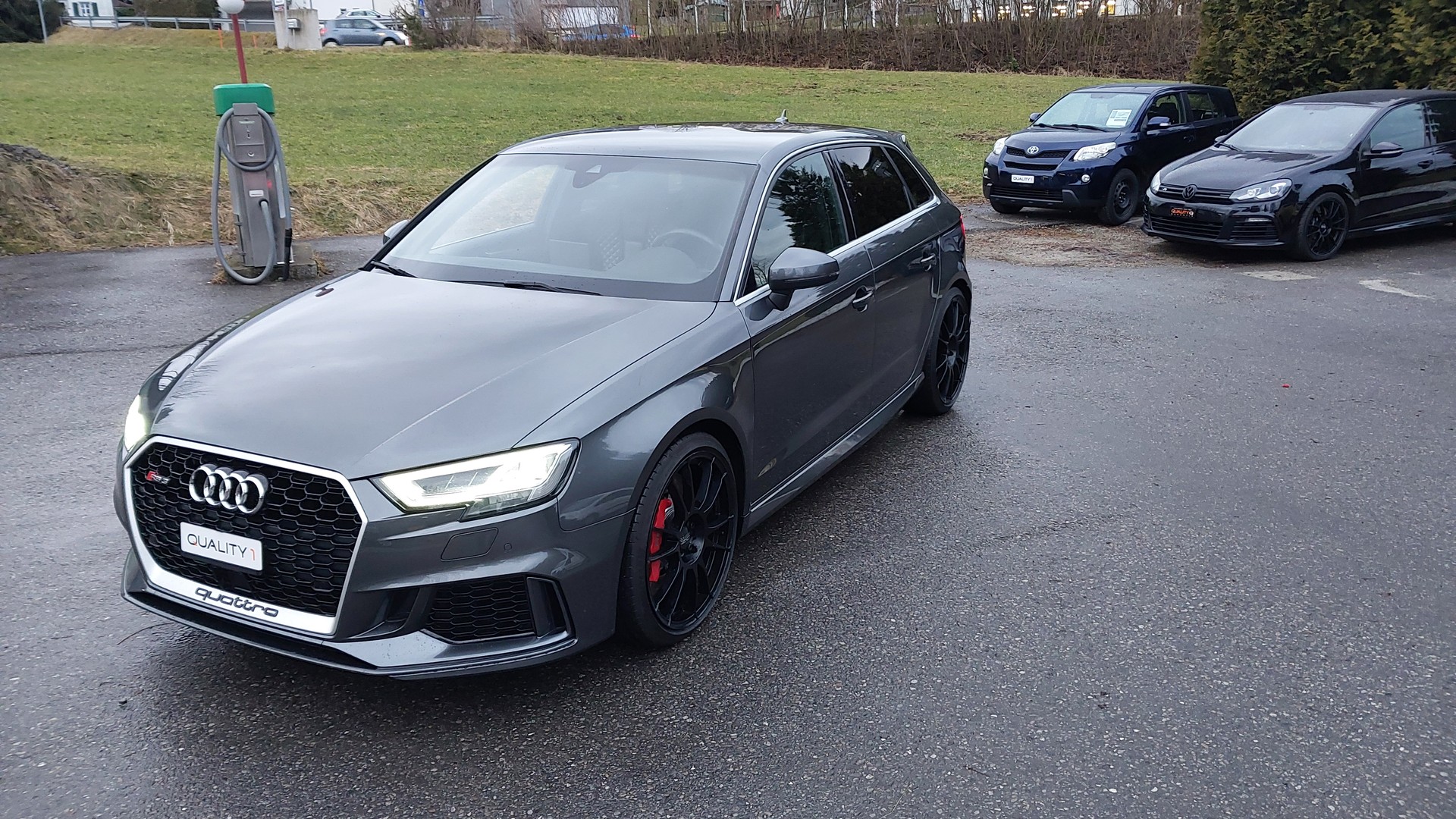 AUDI RS3 Sportback 2.5 TSI quattro S-tronic-image-2