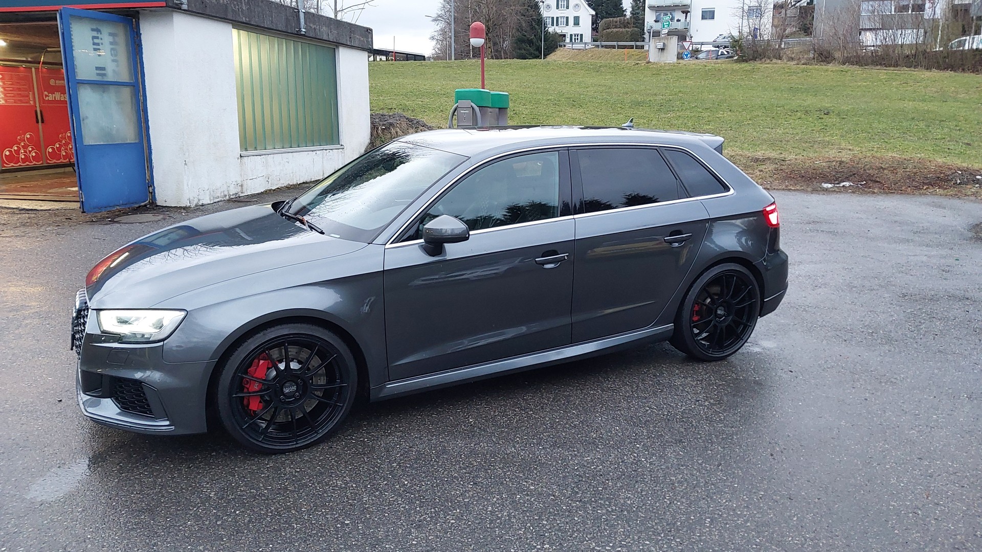 AUDI RS3 Sportback 2.5 TSI quattro S-tronic-image-1
