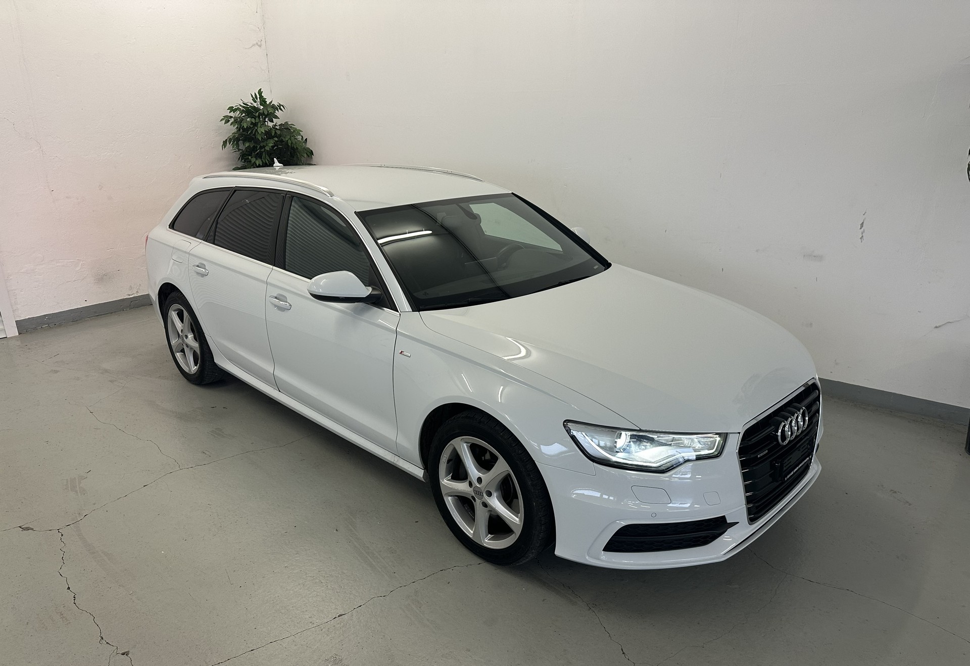 AUDI A6 Avant 3.0 TDI V6 quattro S-tronic