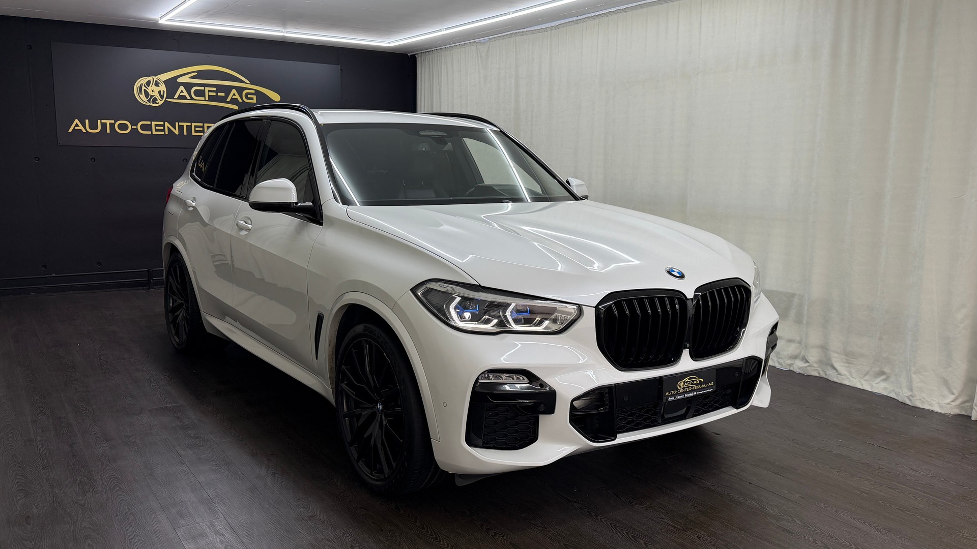 BMW X5 xDrive45e Steptronic-showroom-element-2
