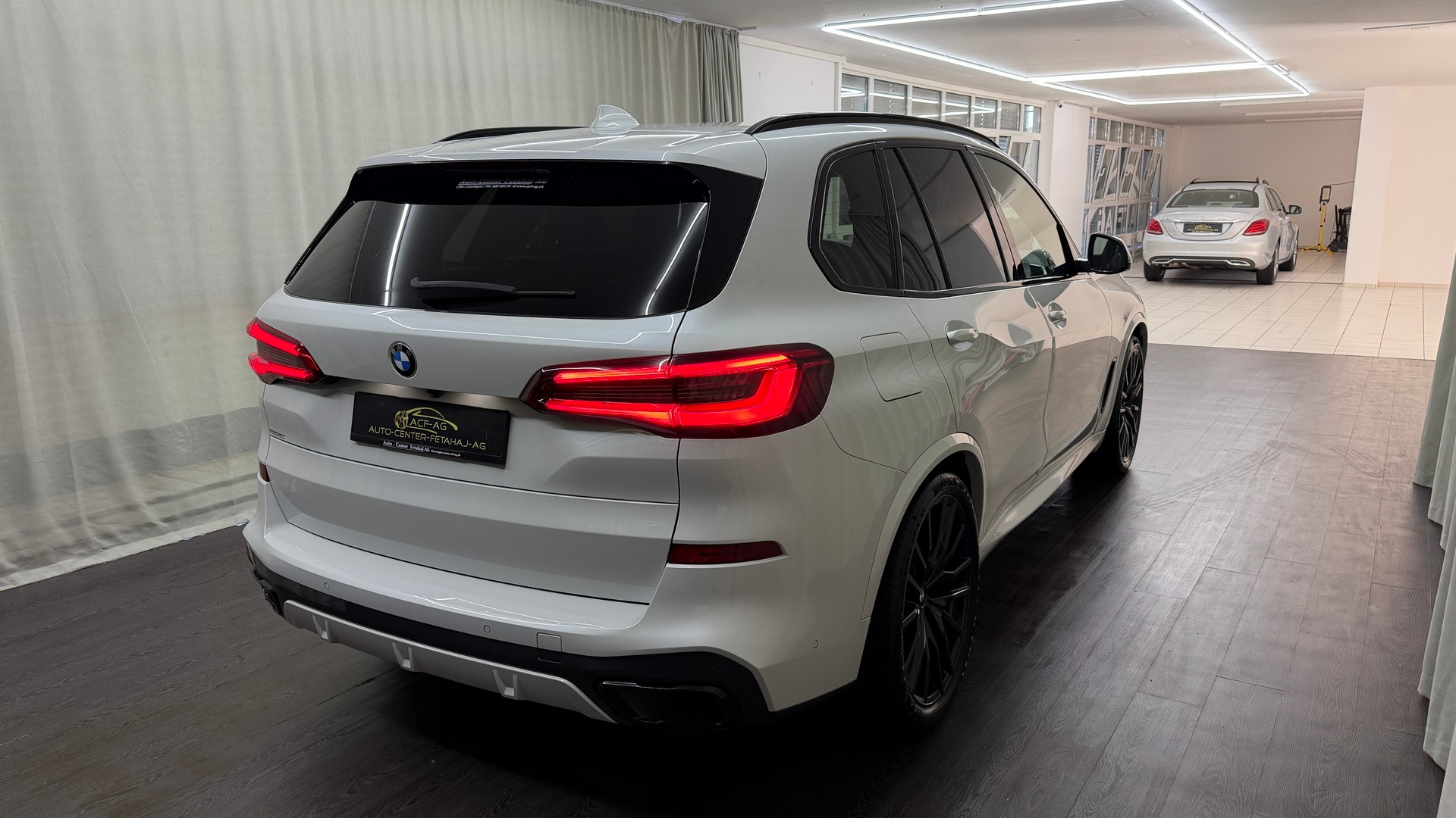 BMW X5 xDrive45e Steptronic-showroom-element-3