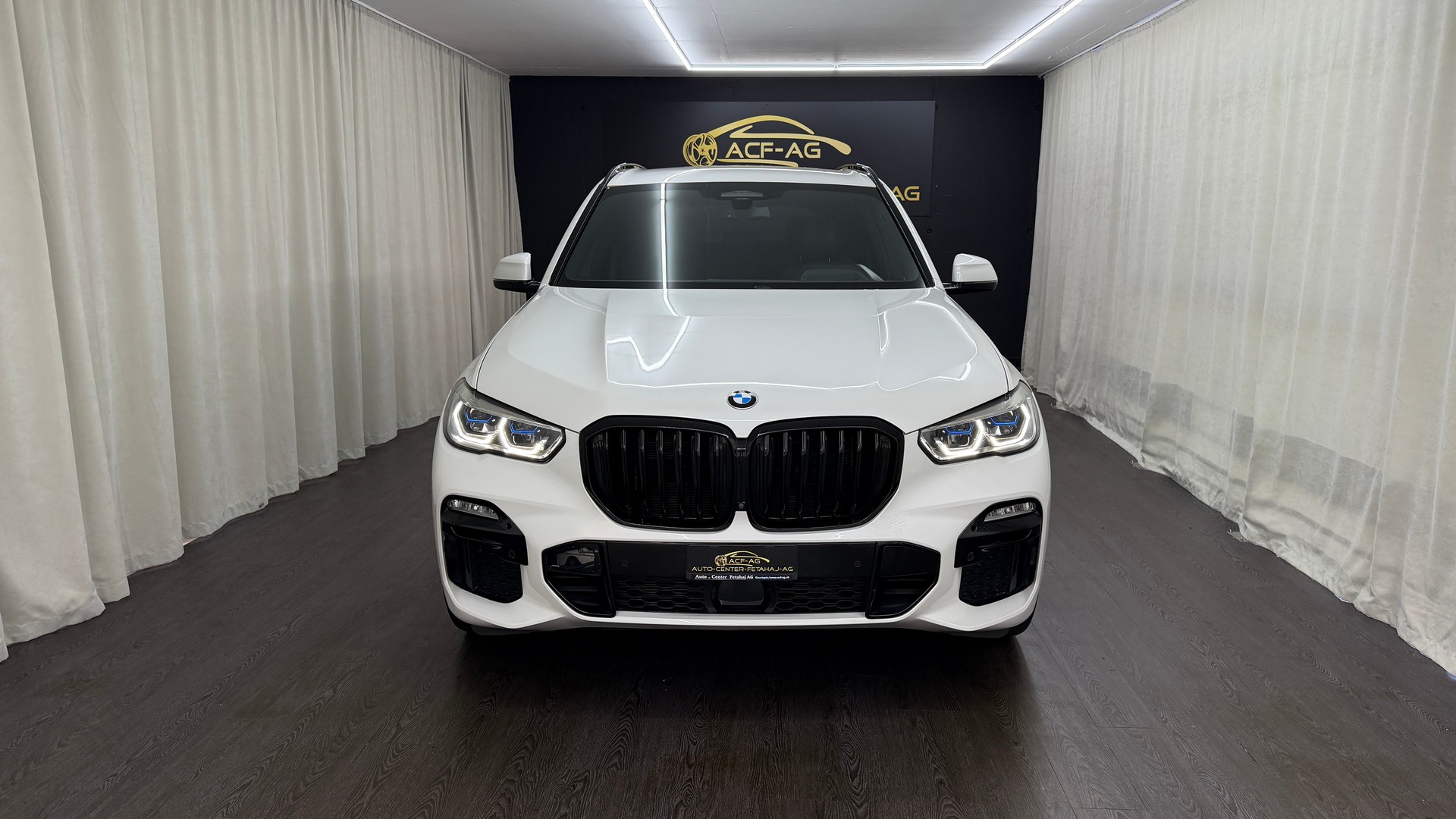 BMW X5 xDrive45e Steptronic-showroom-element-1