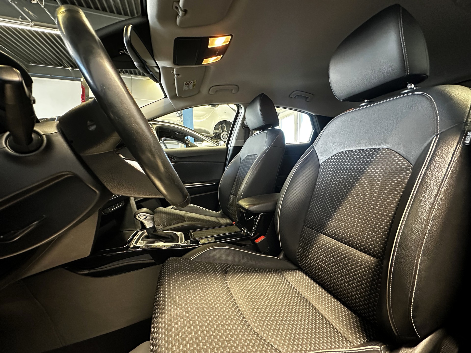 KIA XCeed 1.4 T-GDi Style DCT-showroom-element-2