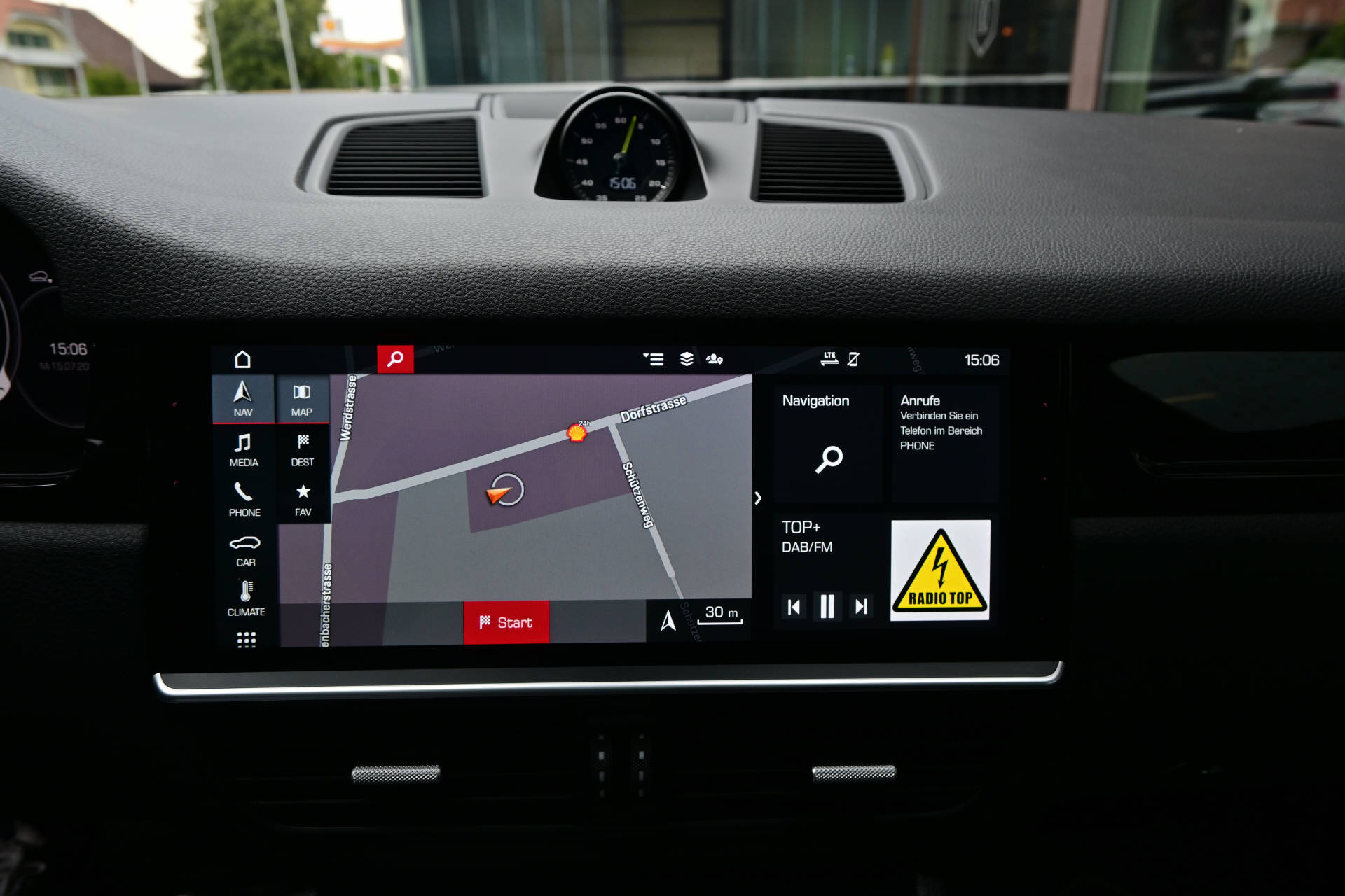PORSCHE Cayenne 3.0 V6 E-Hybrid *Pano*LED*-image-19