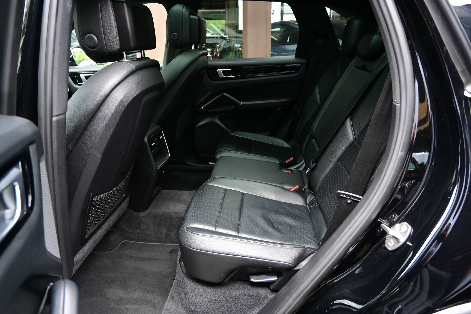 PORSCHE Cayenne 3.0 V6 E-Hybrid *Pano*LED*-image-21