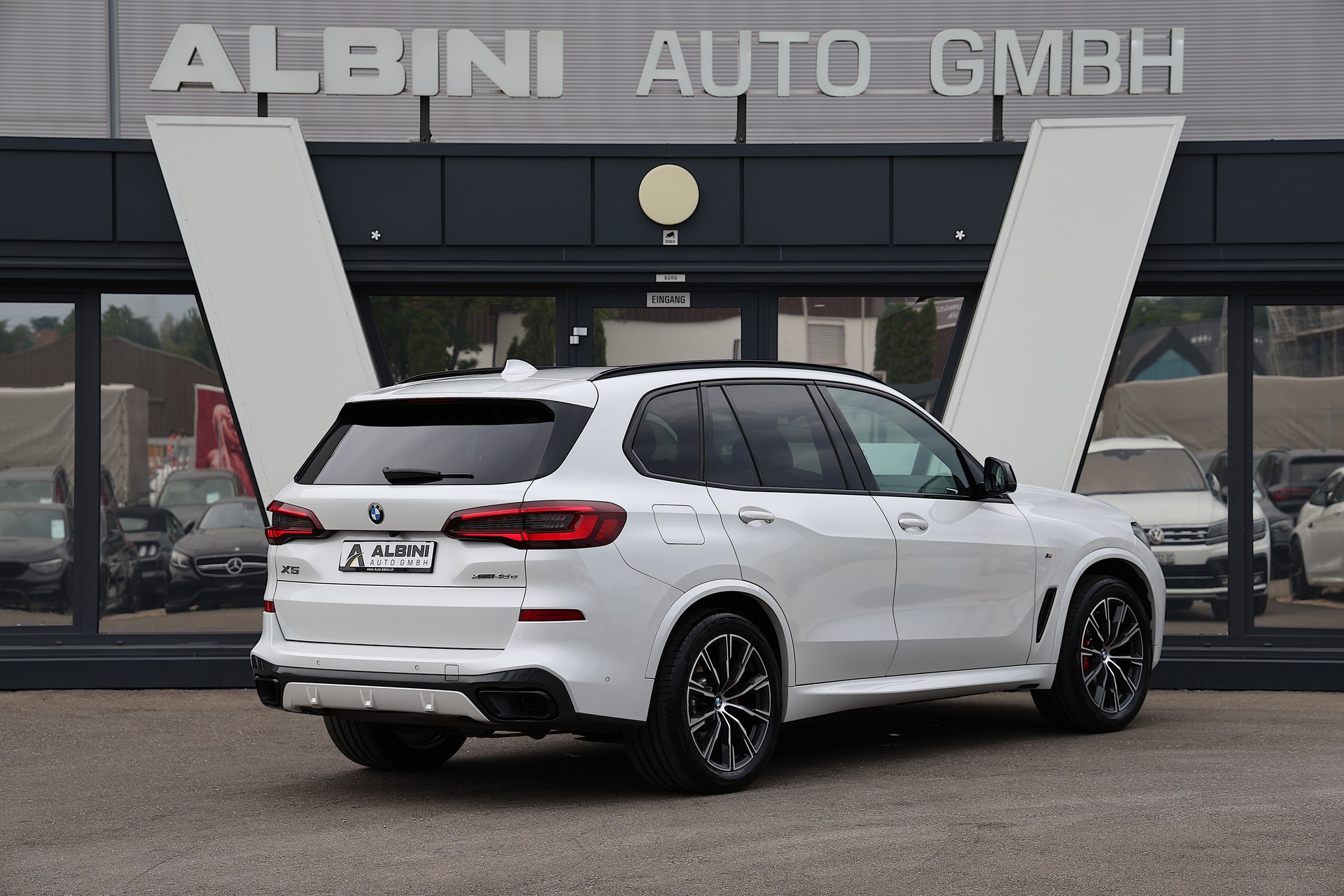 BMW X5 45e xDrive SAG-showroom-element-2