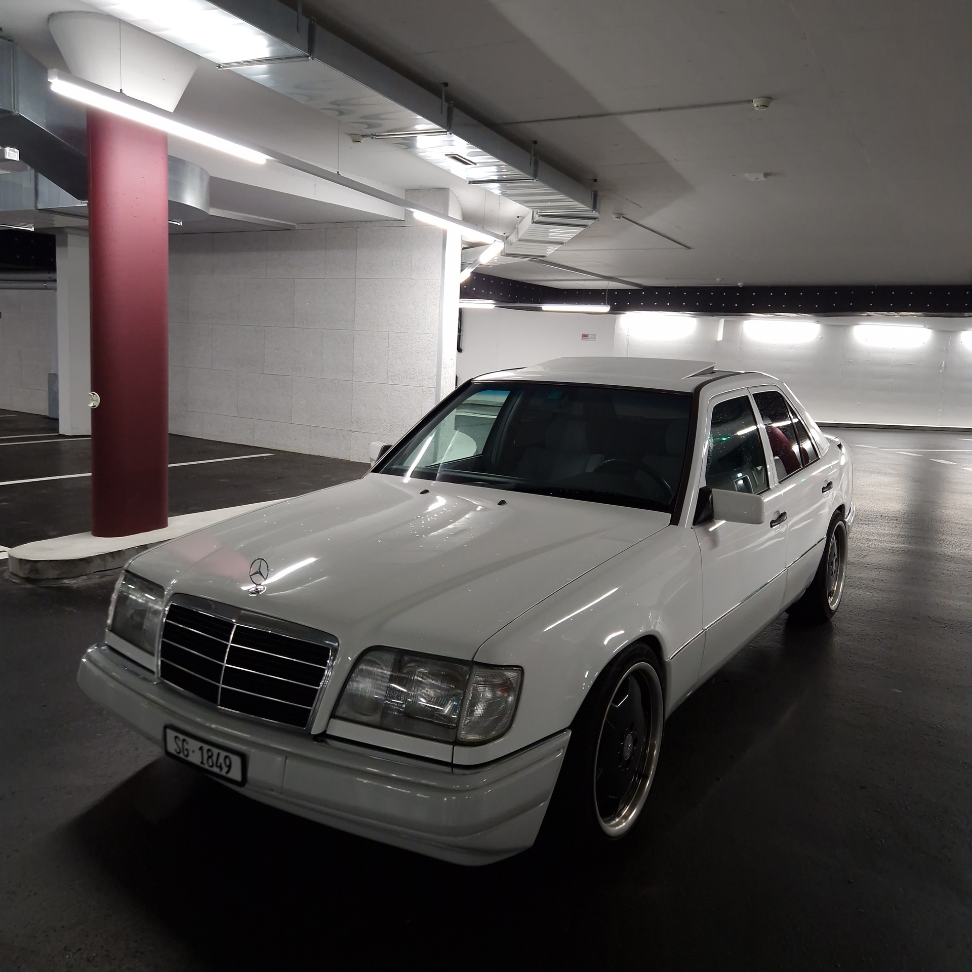 MERCEDES-BENZ E 280