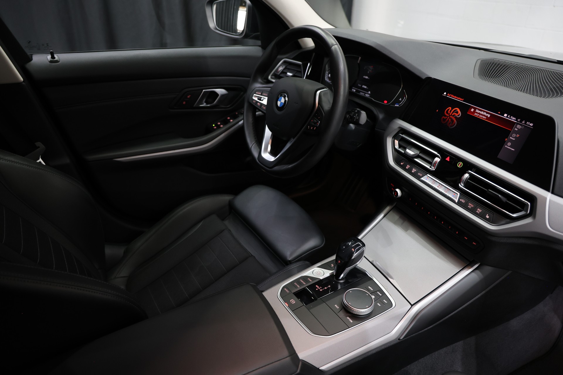 BMW 318d G21 48V Touring Steptronic-image-9