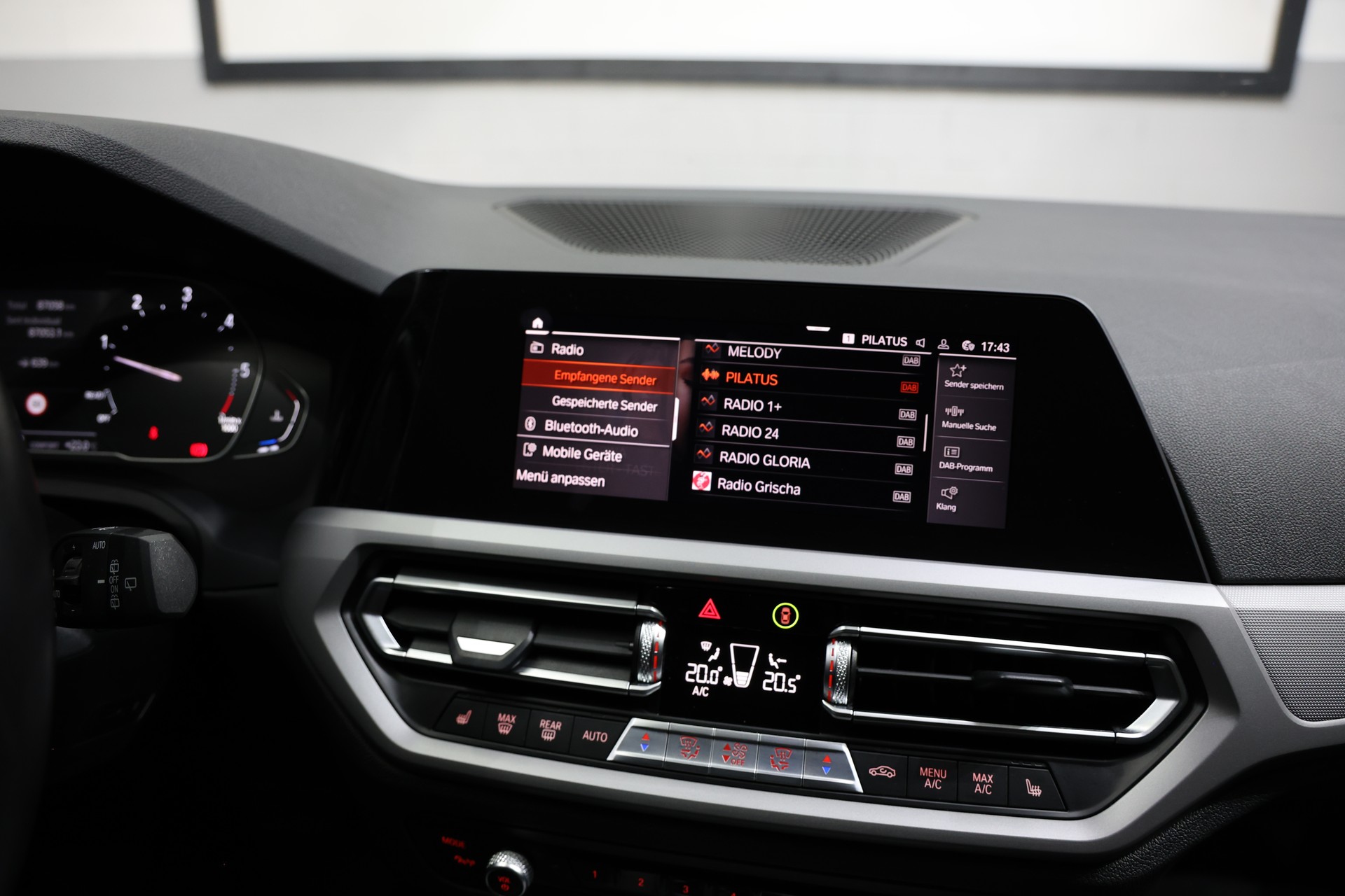 BMW 318d G21 48V Touring Steptronic-image-16