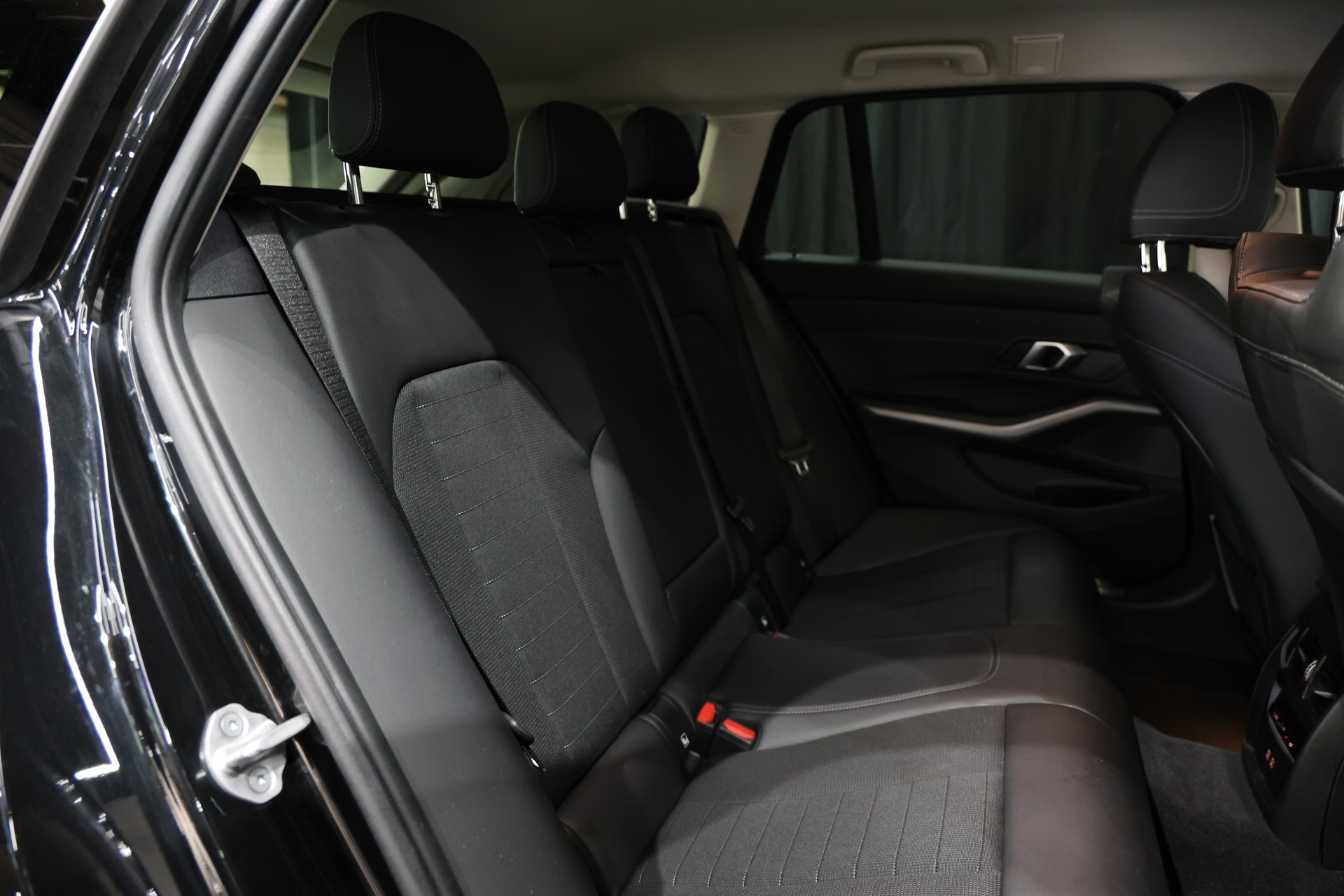 BMW 318d G21 48V Touring Steptronic-image-8