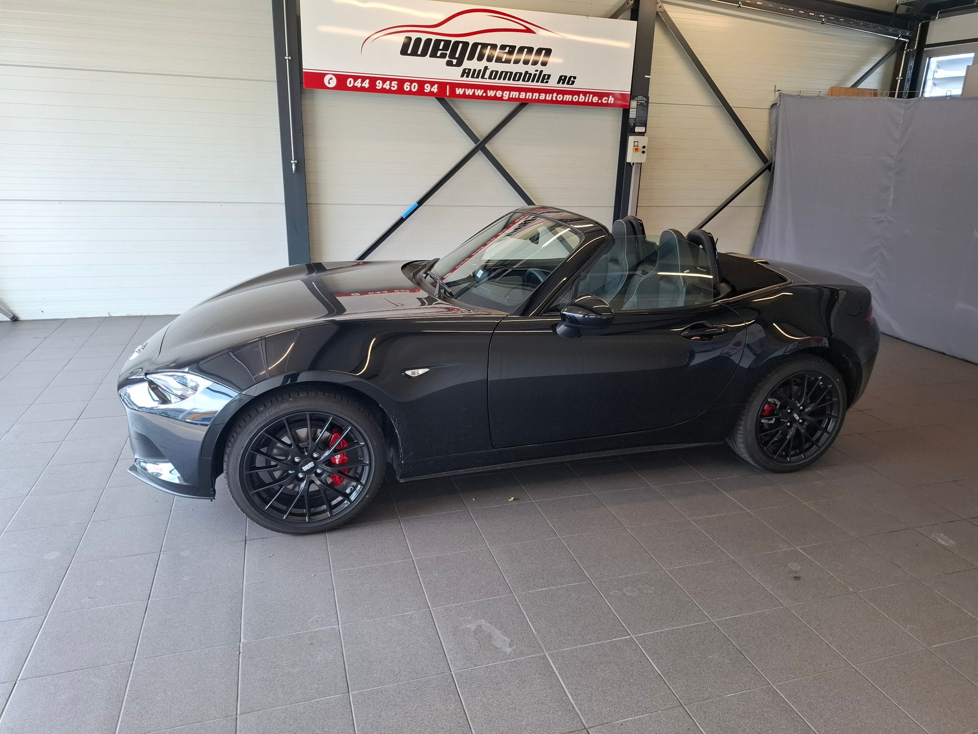 MAZDA MX-5 Skyactiv-G 184 Homura-showroom-element-1