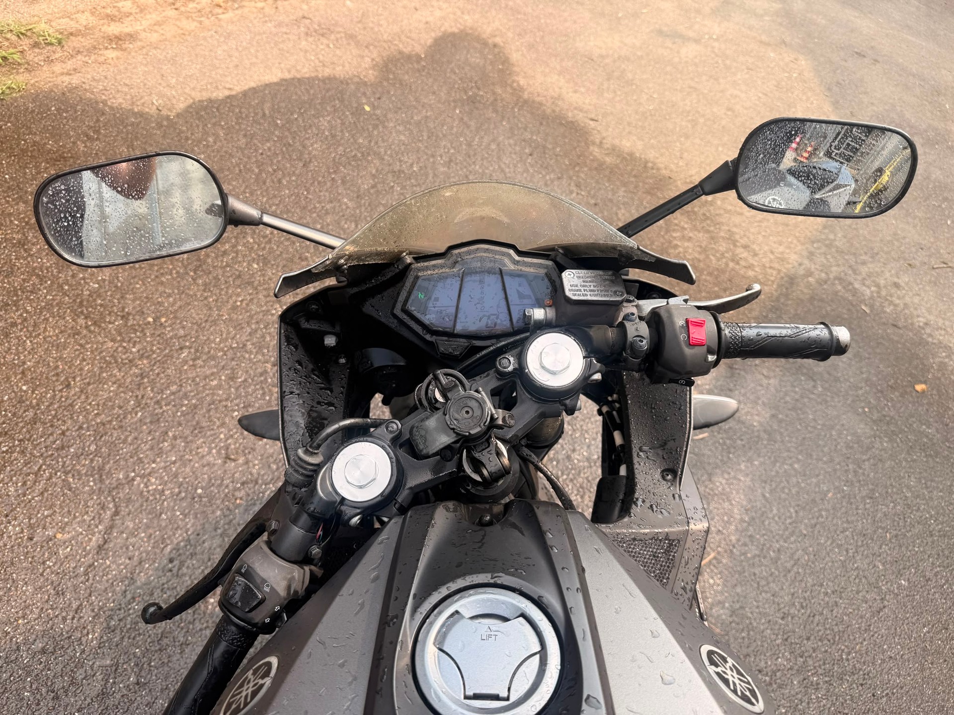 YAMAHA YZF-R 125 ABS-image-10
