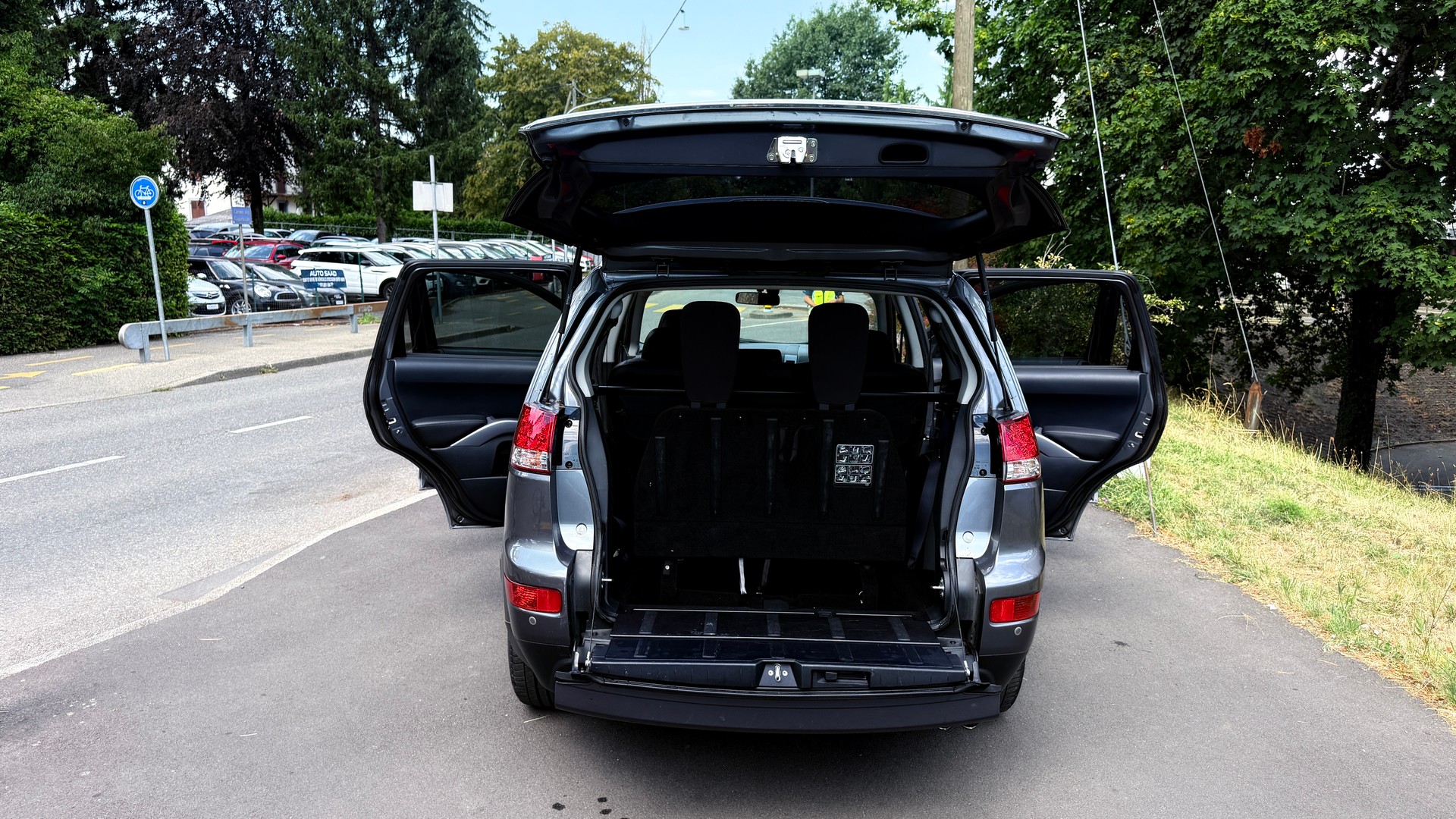 CITROEN C-Crosser 2.2 HDi Exclusive DCS6-image-6