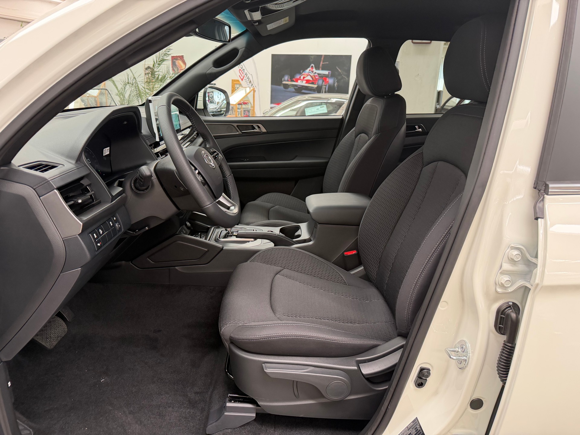 KGM-SsangYong Grand Musso 2.2 Platinum 4WD-image-4