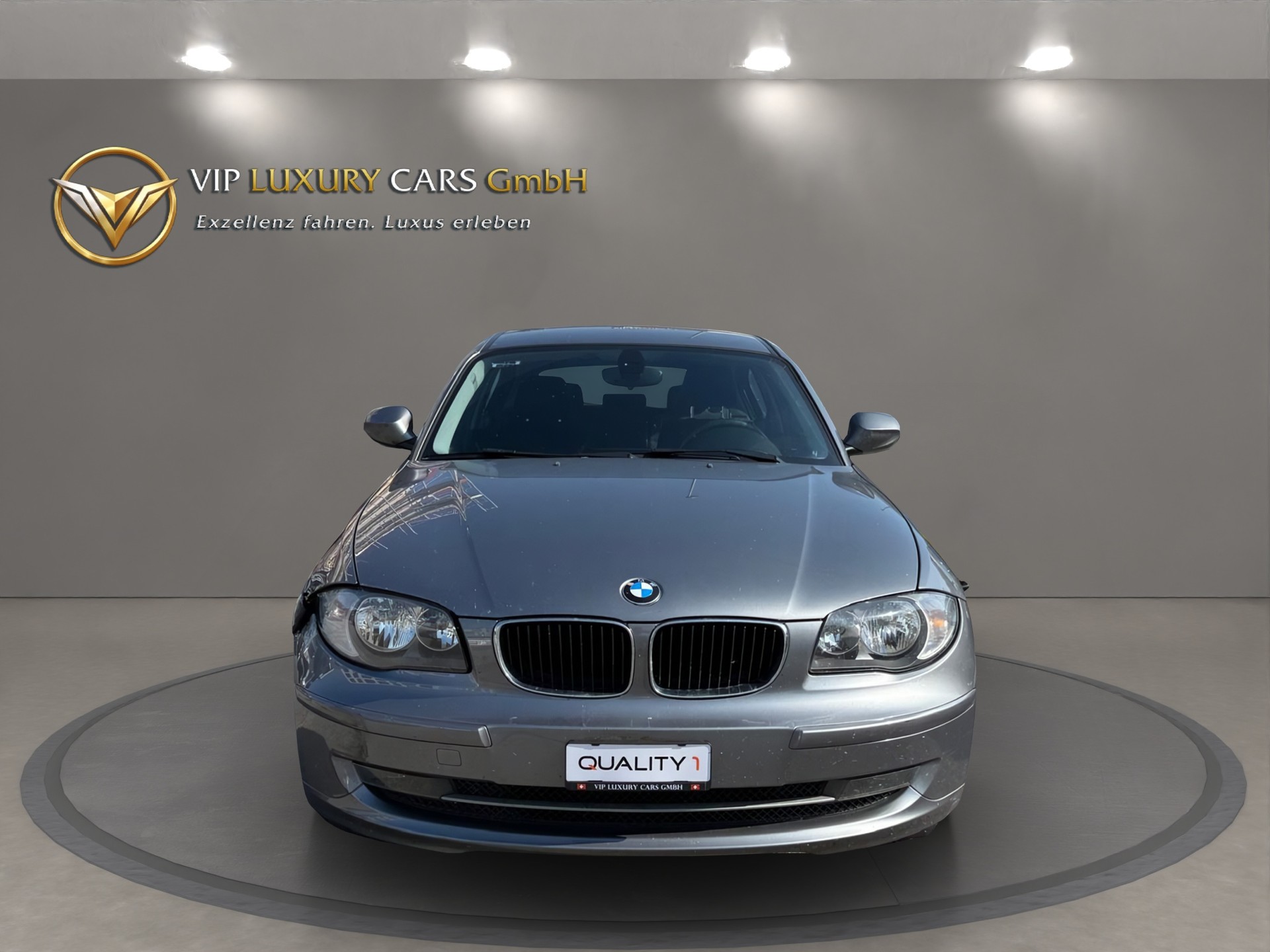 BMW 116i Dynamic Edition-showroom-element-3