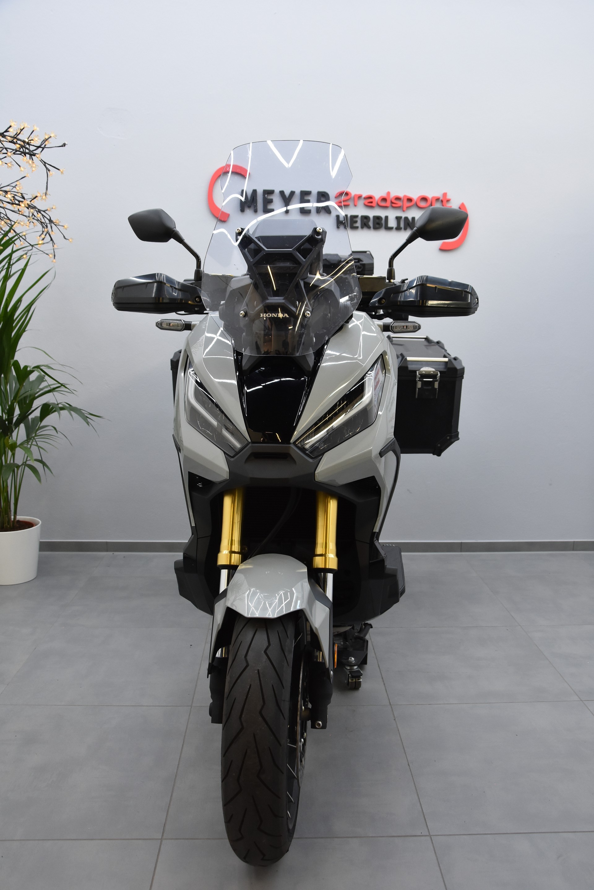 HONDA X-ADV 750-image-6