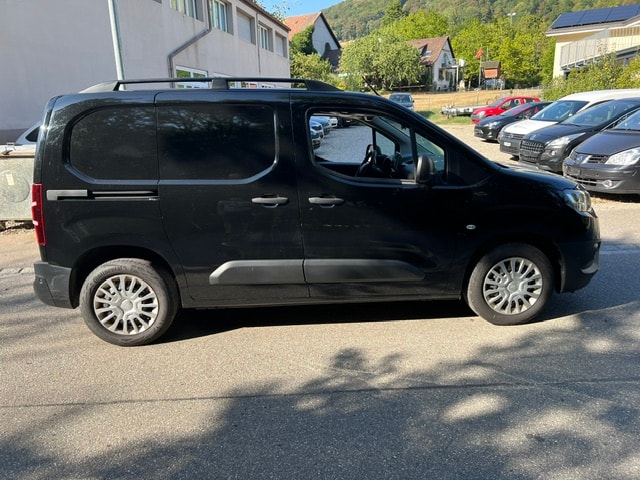TOYOTA Proace City Verso 1.2 Combi Medium-image-10