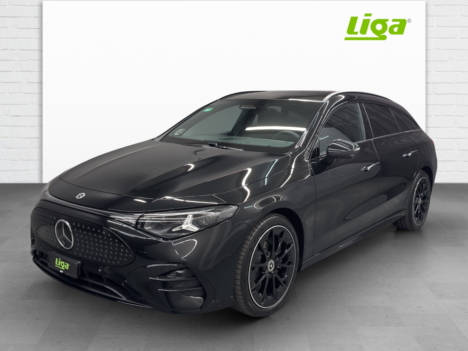 MERCEDES-BENZ CLA 350 4Matic Shooting Brake with EQ Hybrid