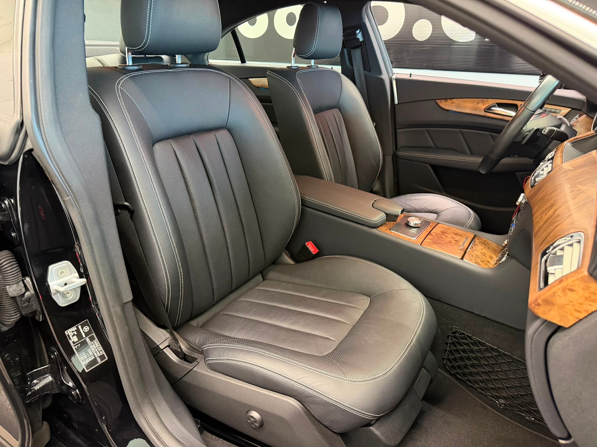 MERCEDES-BENZ CLS 350 CDI 4Matic 7G-Tronic-image-22