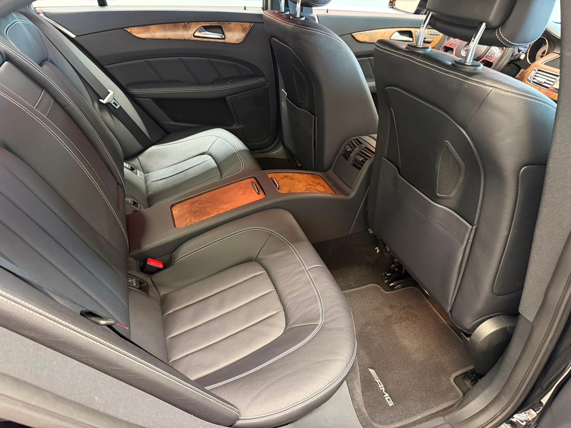 MERCEDES-BENZ CLS 350 CDI 4Matic 7G-Tronic-image-21