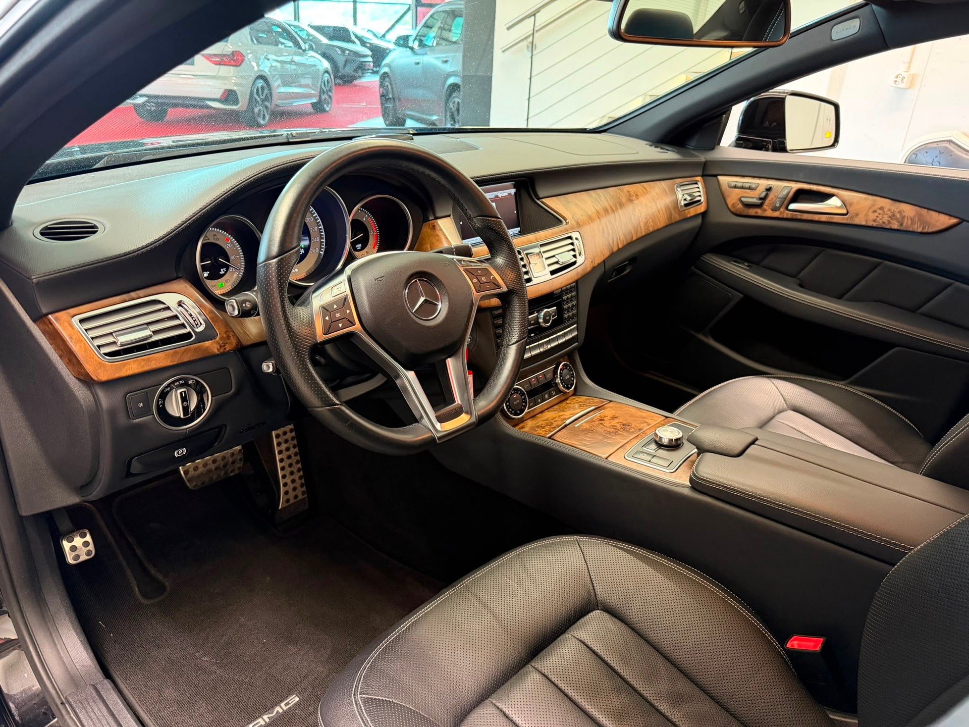 MERCEDES-BENZ CLS 350 CDI 4Matic 7G-Tronic-image-8