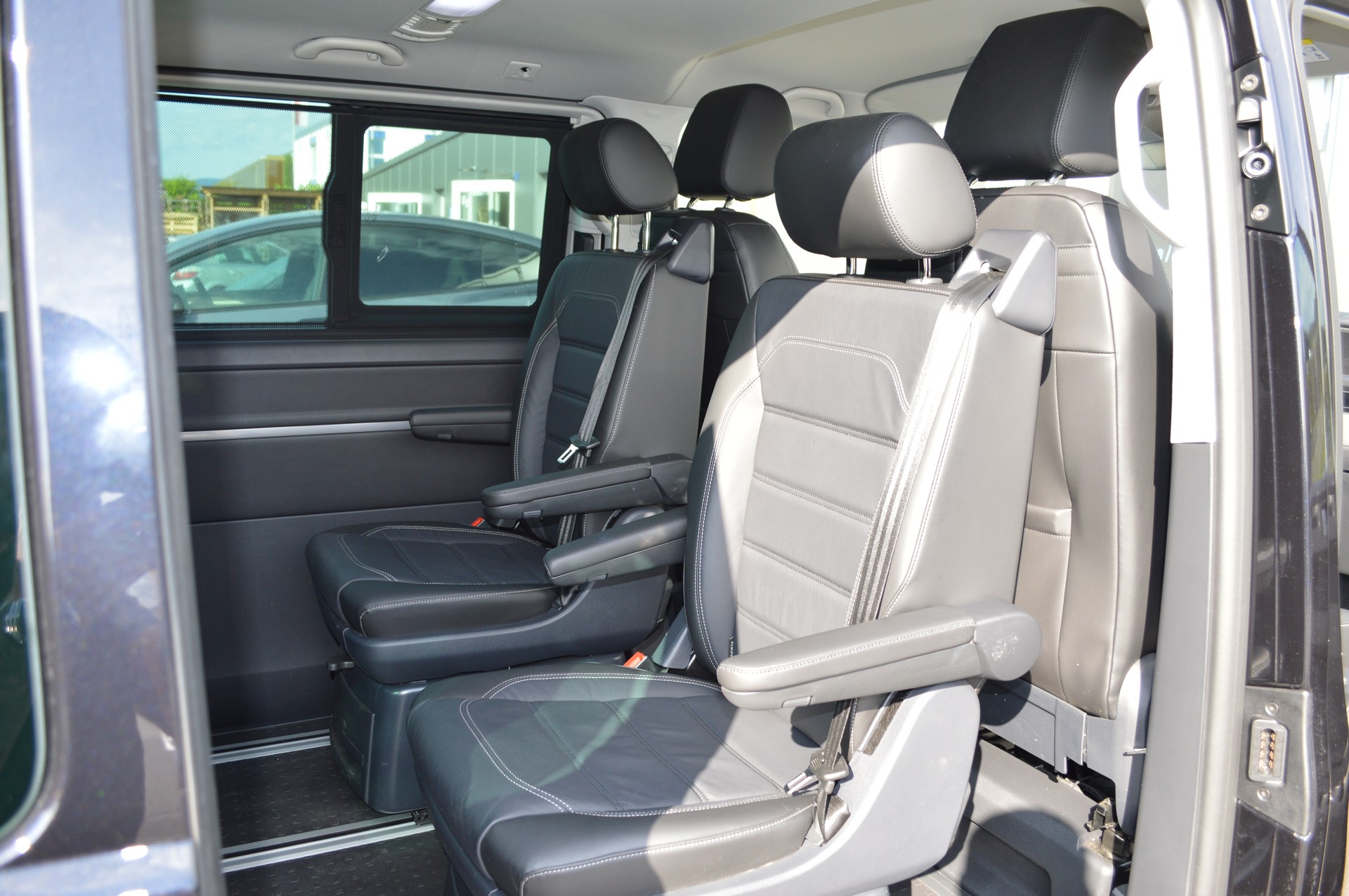 VW T6.1 Multivan 2.0 Bi-TDI Highline 4Motion DSG-image-22