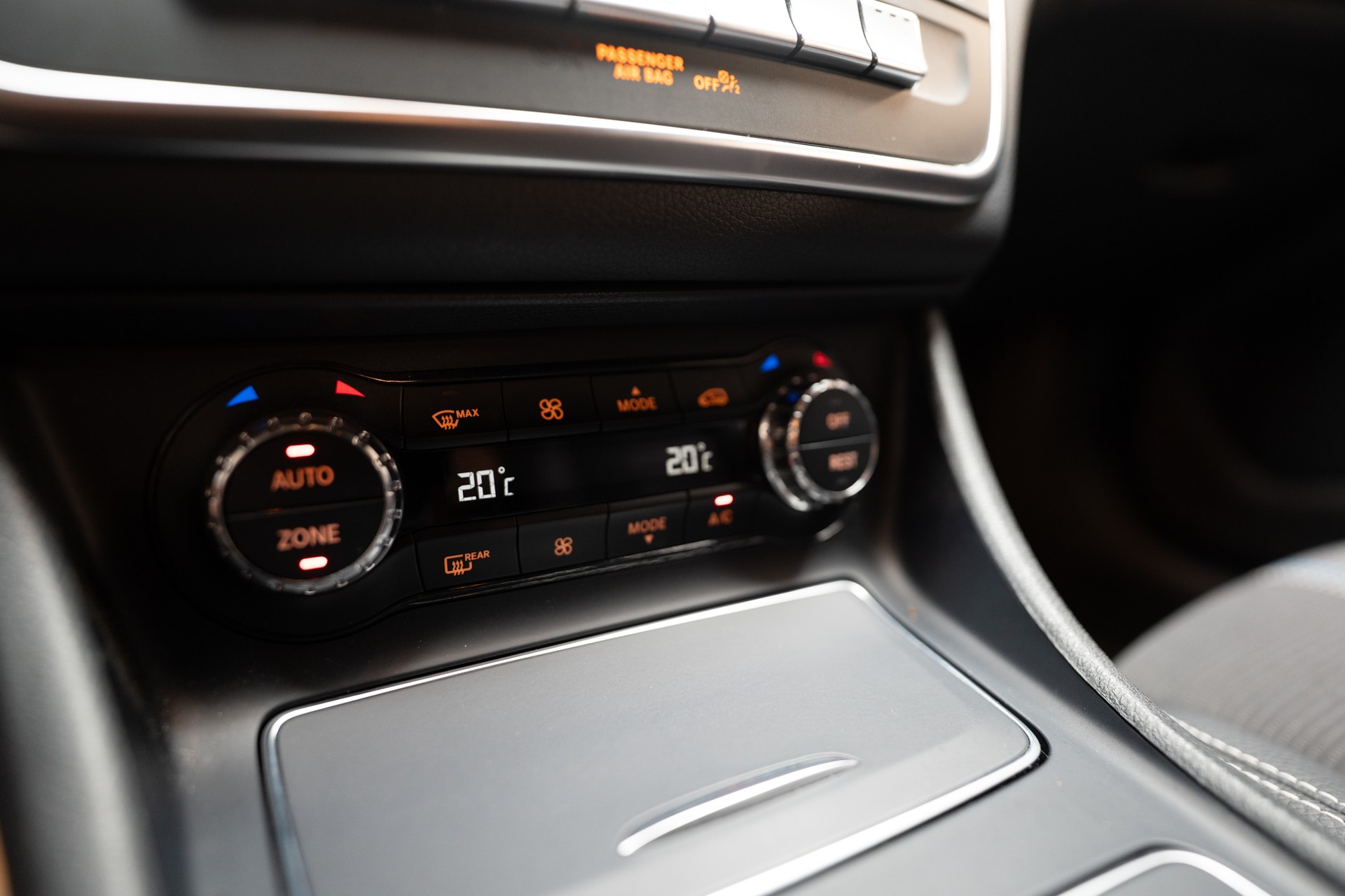 MERCEDES-BENZ CLA 250 Urban Shooting Brake / CH-Fahrzeug / Rückfahrkamera / el.Heckklappe-image-11