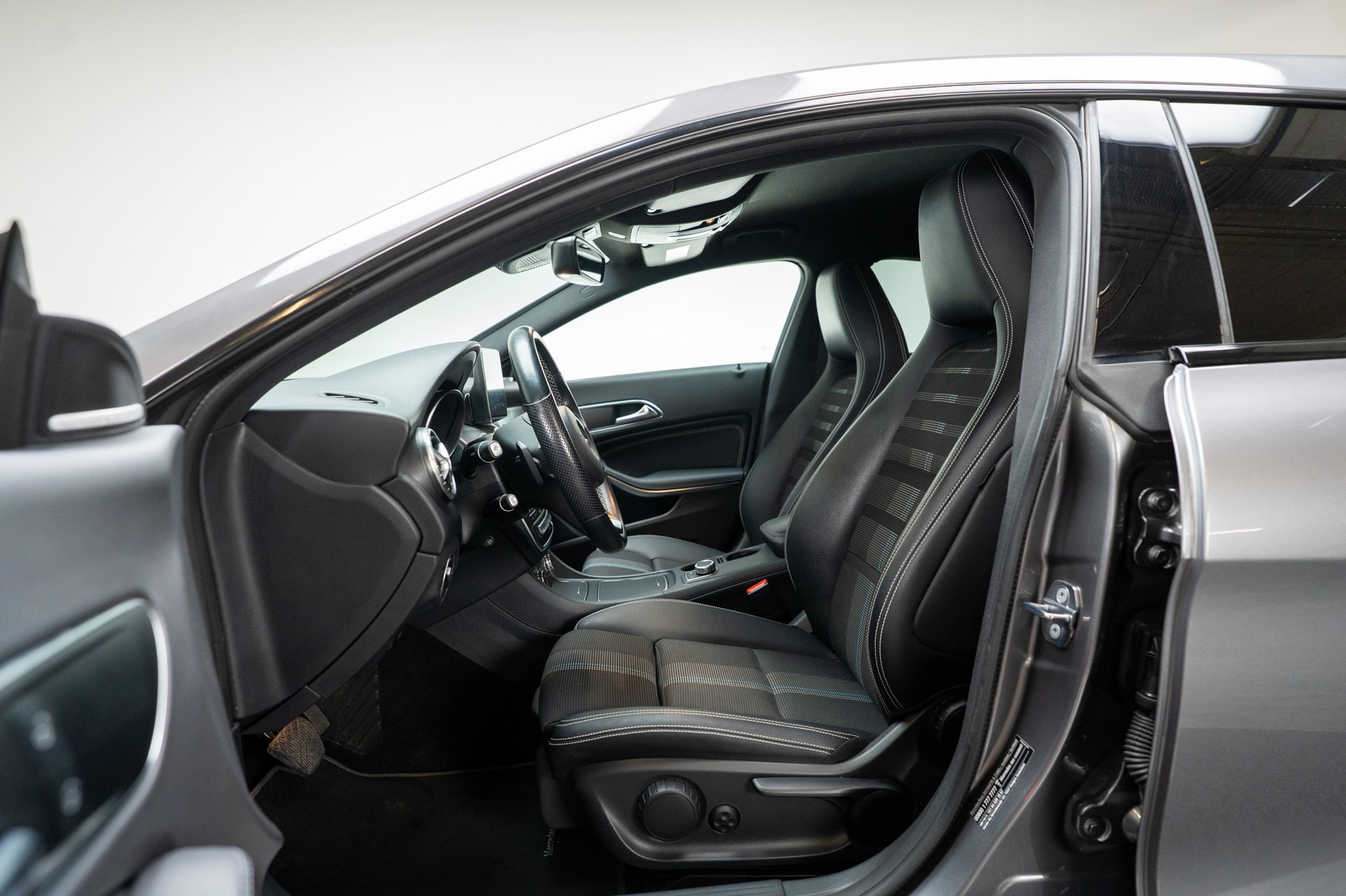 MERCEDES-BENZ CLA 250 Urban Shooting Brake / CH-Fahrzeug / Rückfahrkamera / el.Heckklappe-image-7
