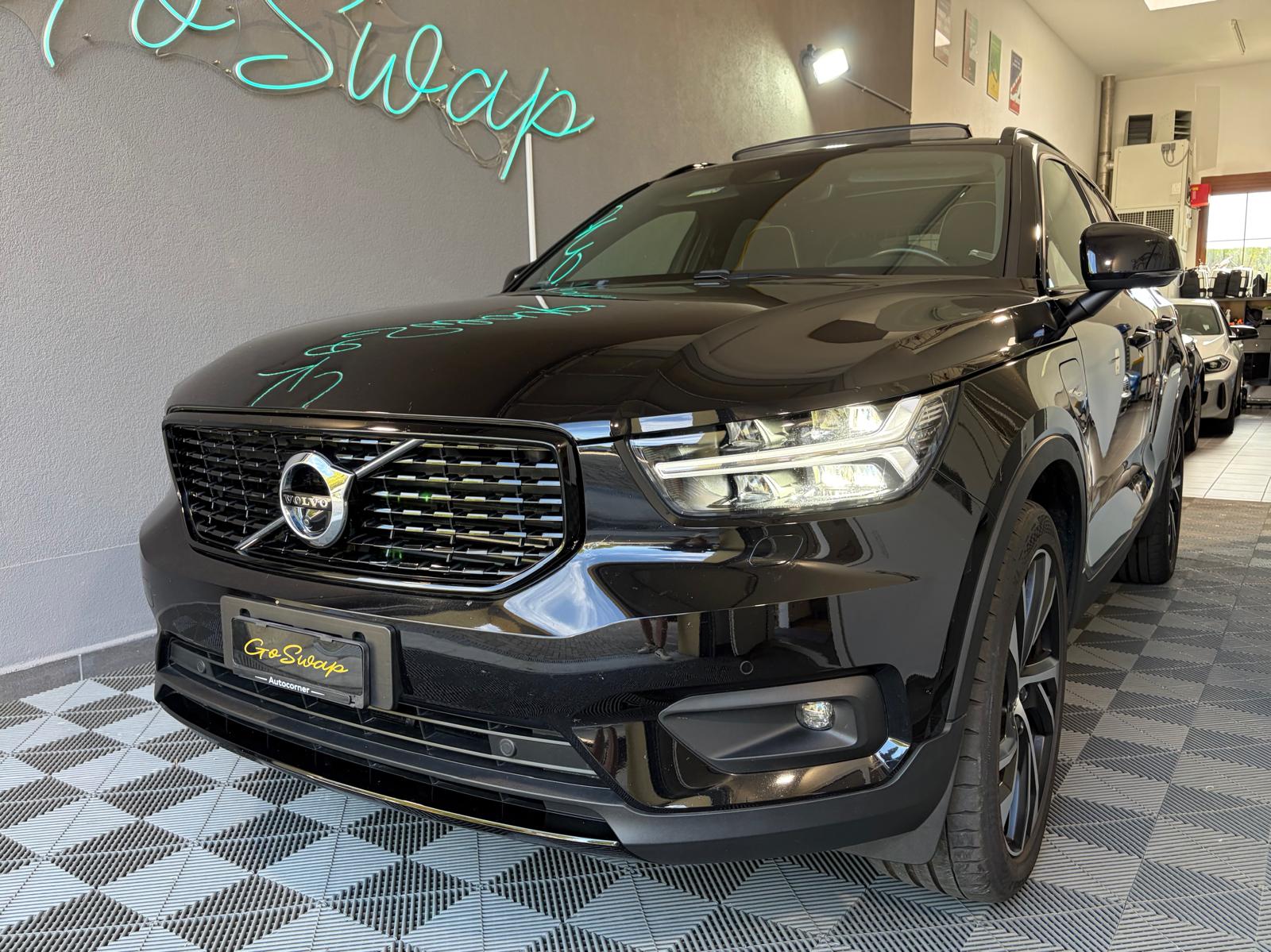 VOLVO XC40 T5 TwE R-Design DCT - Toit ouvrant - Caméra 360-showroom-element-2
