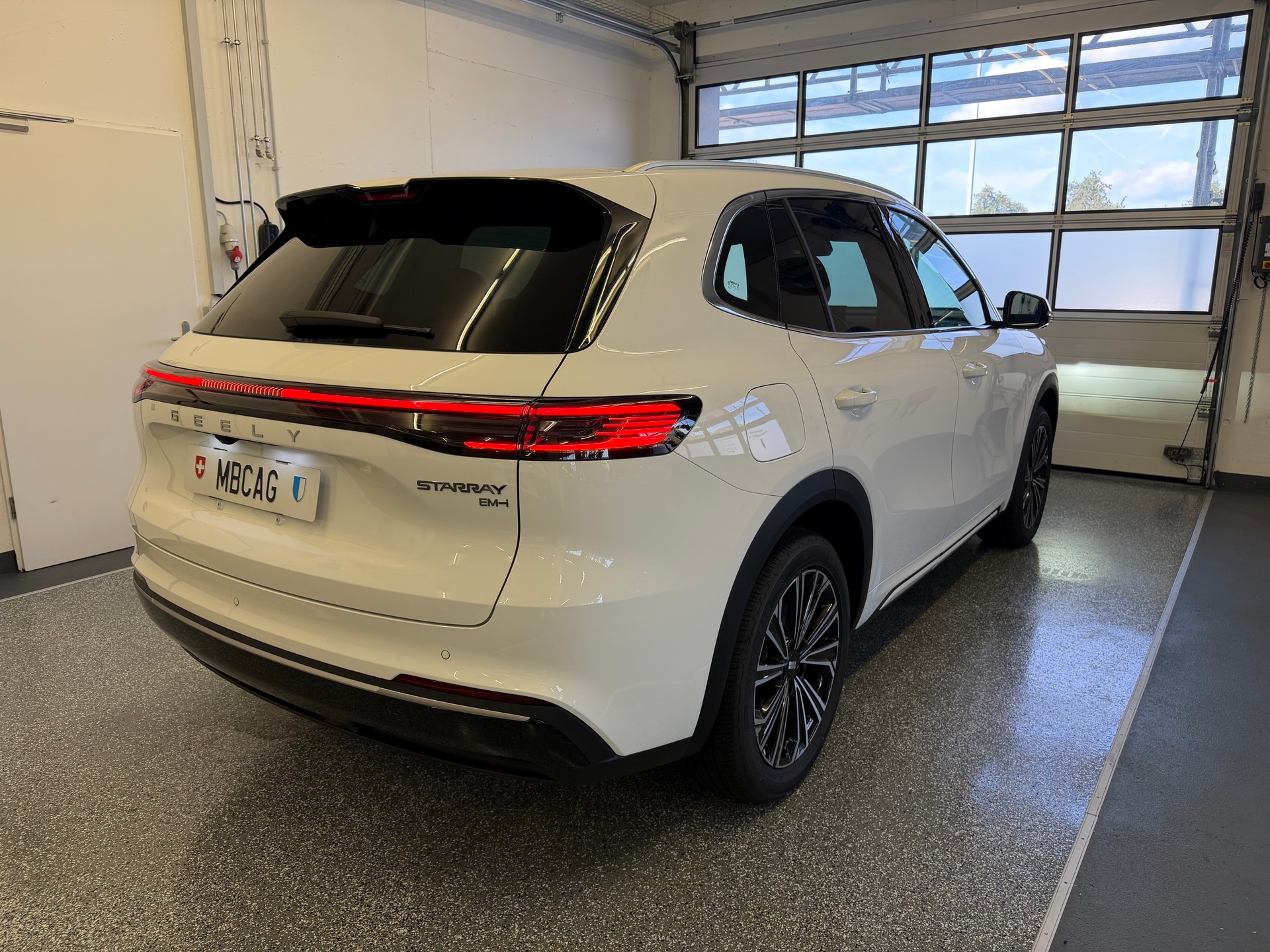 GEELY Starray EM-i Max+ Plug in Hybrid mit grossem 29.8kw Akku / alle Optionen / 8 Jahre 200'000km Werksgarantie-image-9