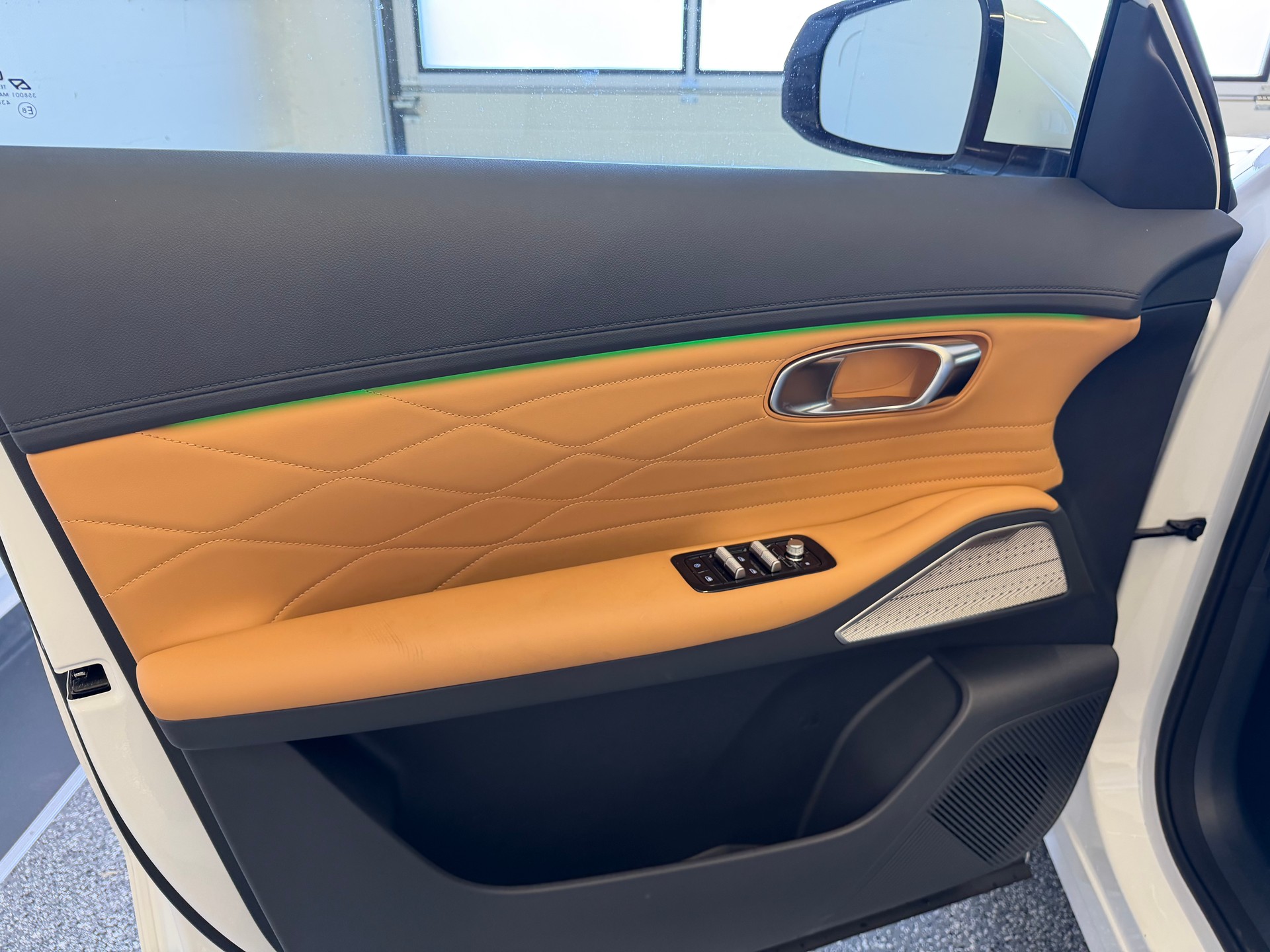 GEELY Starray EM-i Max+ Plug in Hybrid mit grossem 29.8kw Akku / alle Optionen / 8 Jahre 200'000km Werksgarantie-image-16