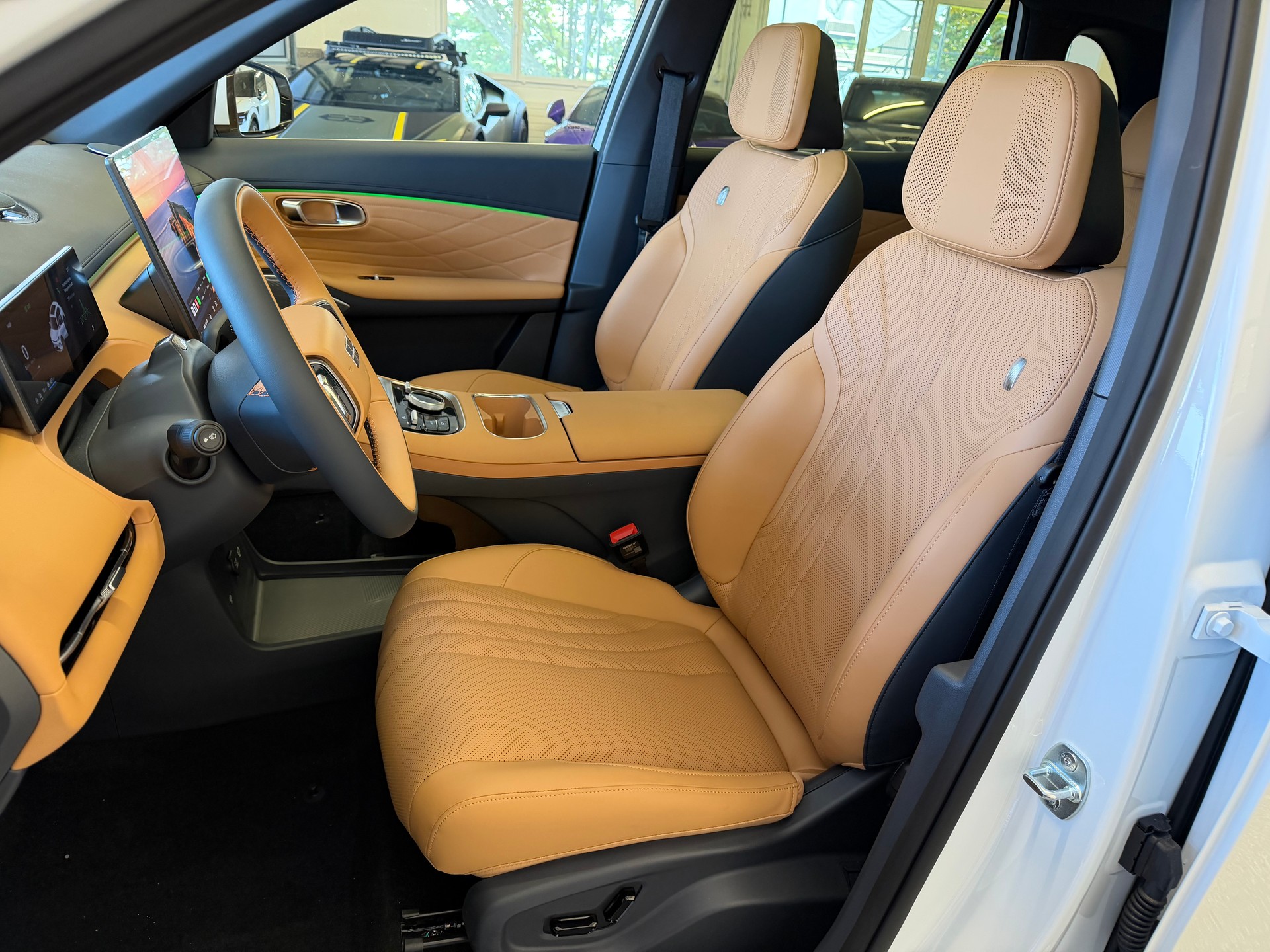 GEELY Starray EM-i Max+ Plug in Hybrid mit grossem 29.8kw Akku / alle Optionen / 8 Jahre 200'000km Werksgarantie-image-14