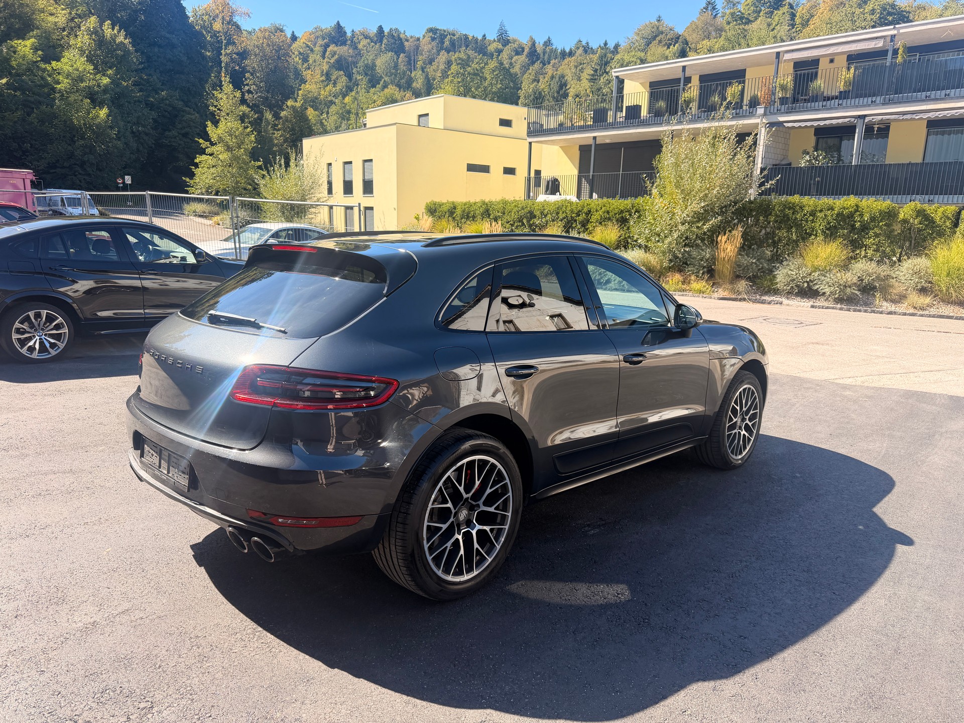 PORSCHE Macan Turbo PDK-showroom-element-3