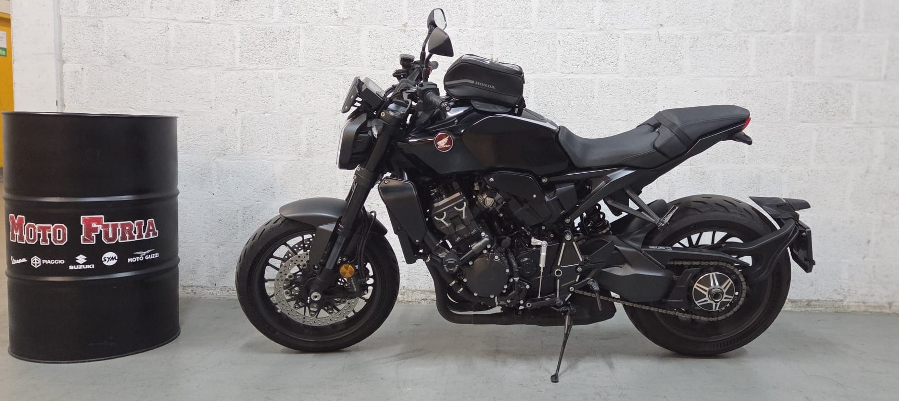 HONDA CB 1000 R Black Edition-image-4