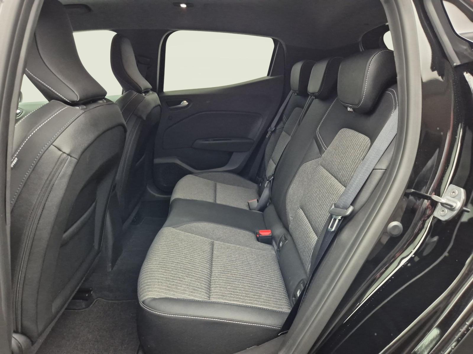 MITSUBISHI Colt 1.6 HEV Instyle-showroom-element-3