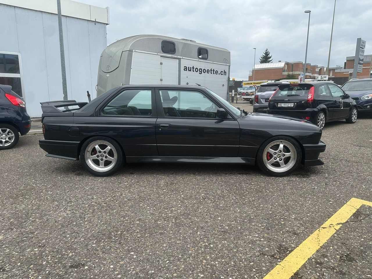 BMW M3-showroom-element-1