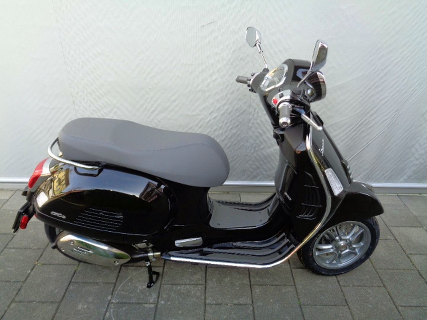 PIAGGIO VESPA GTS 300 RST-image-4