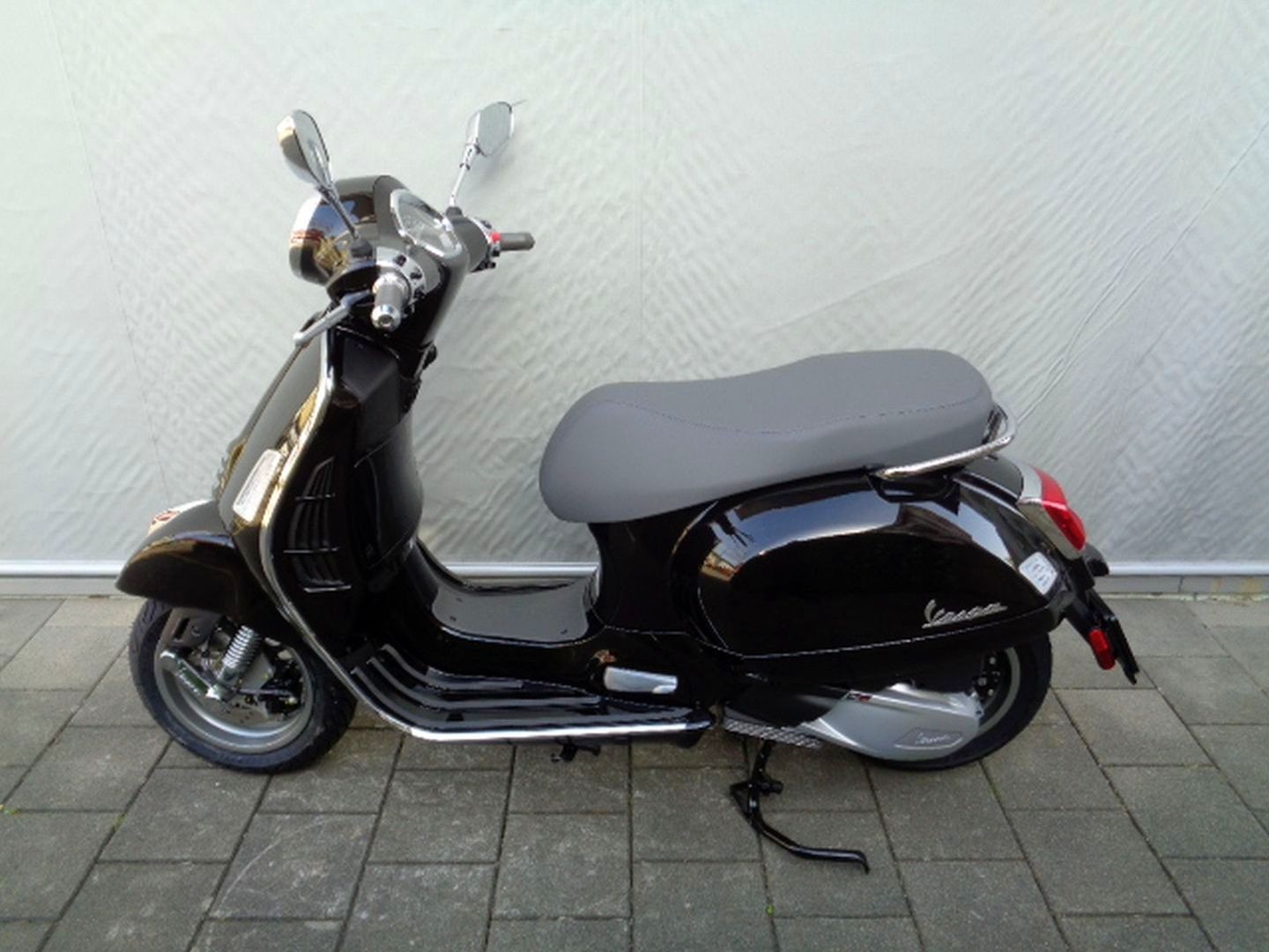 PIAGGIO VESPA GTS 300 RST-image-1