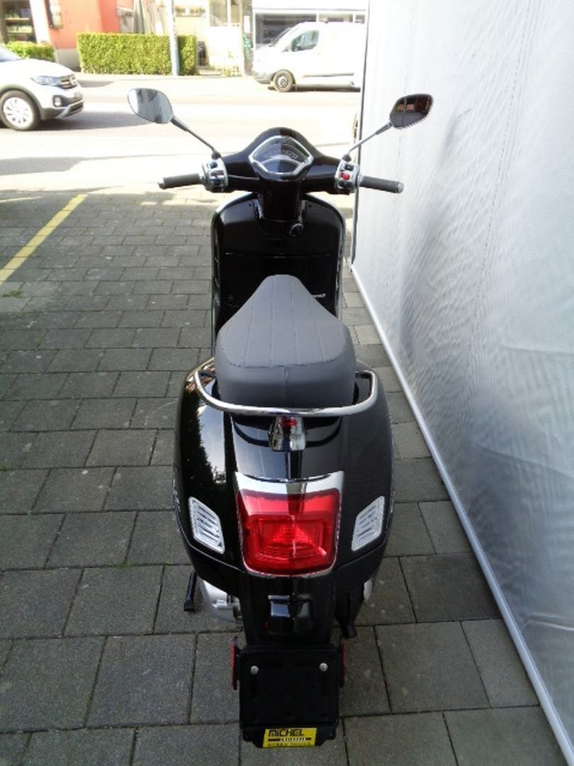 PIAGGIO VESPA GTS 300 RST-image-3