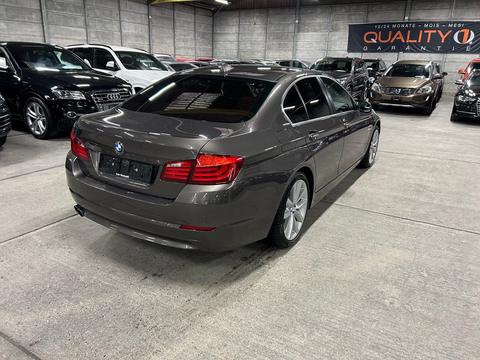 BMW 528i xDrive Steptronic-image-4