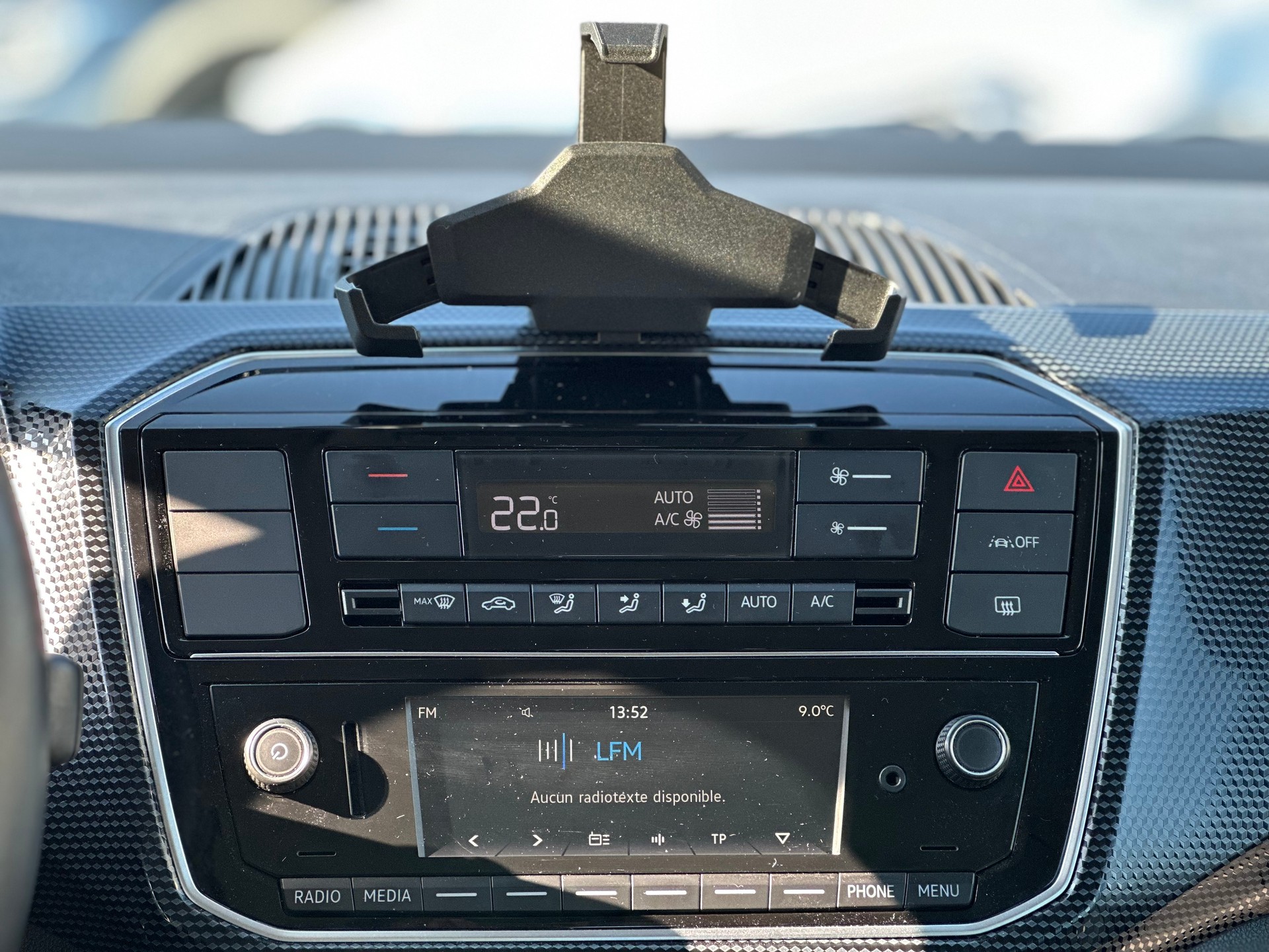 VW Up e-image-11