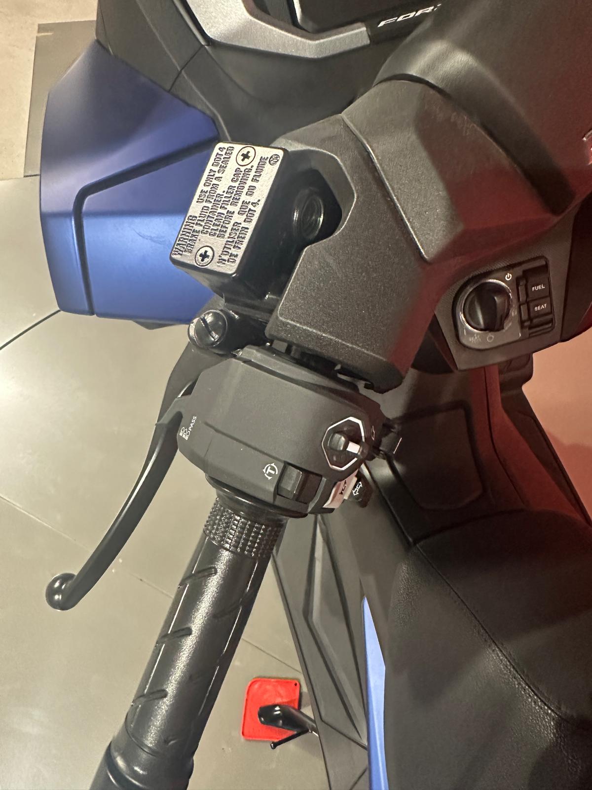 HONDA Nss 125 Forza Smart TopBox *Neufahrzeug*-image-6