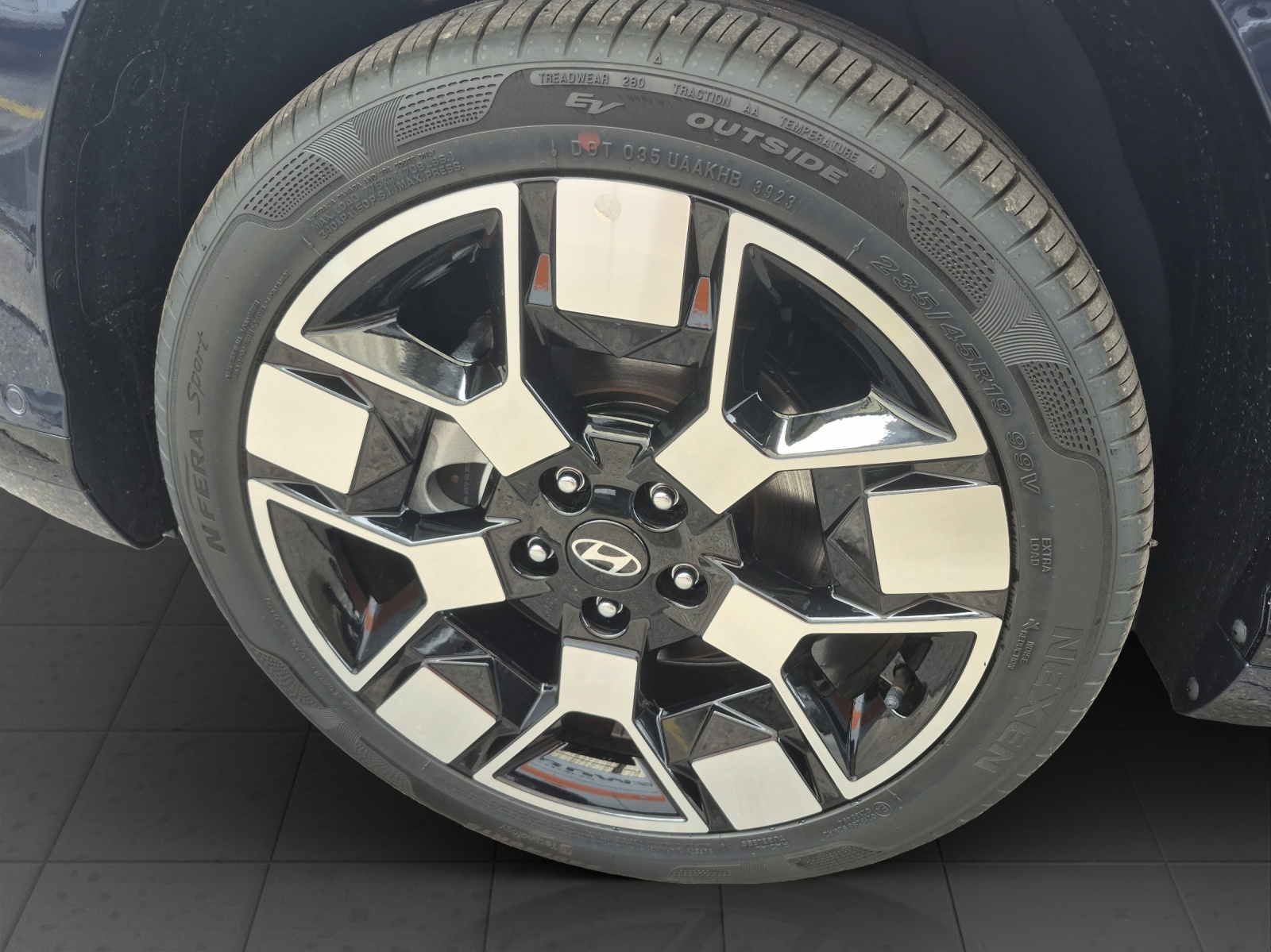 HYUNDAI Kona Electric Luxury Alcantara-image-13