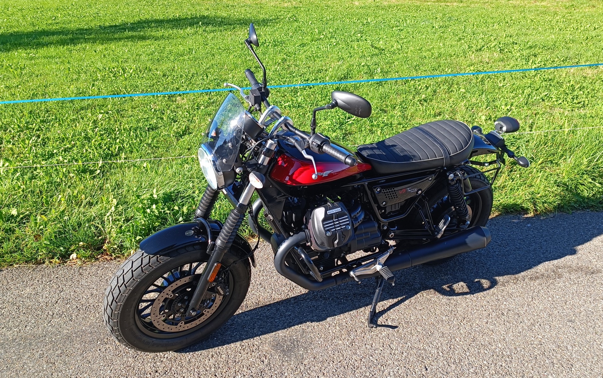 MOTO GUZZI Bobber Swiss Edition-image-1