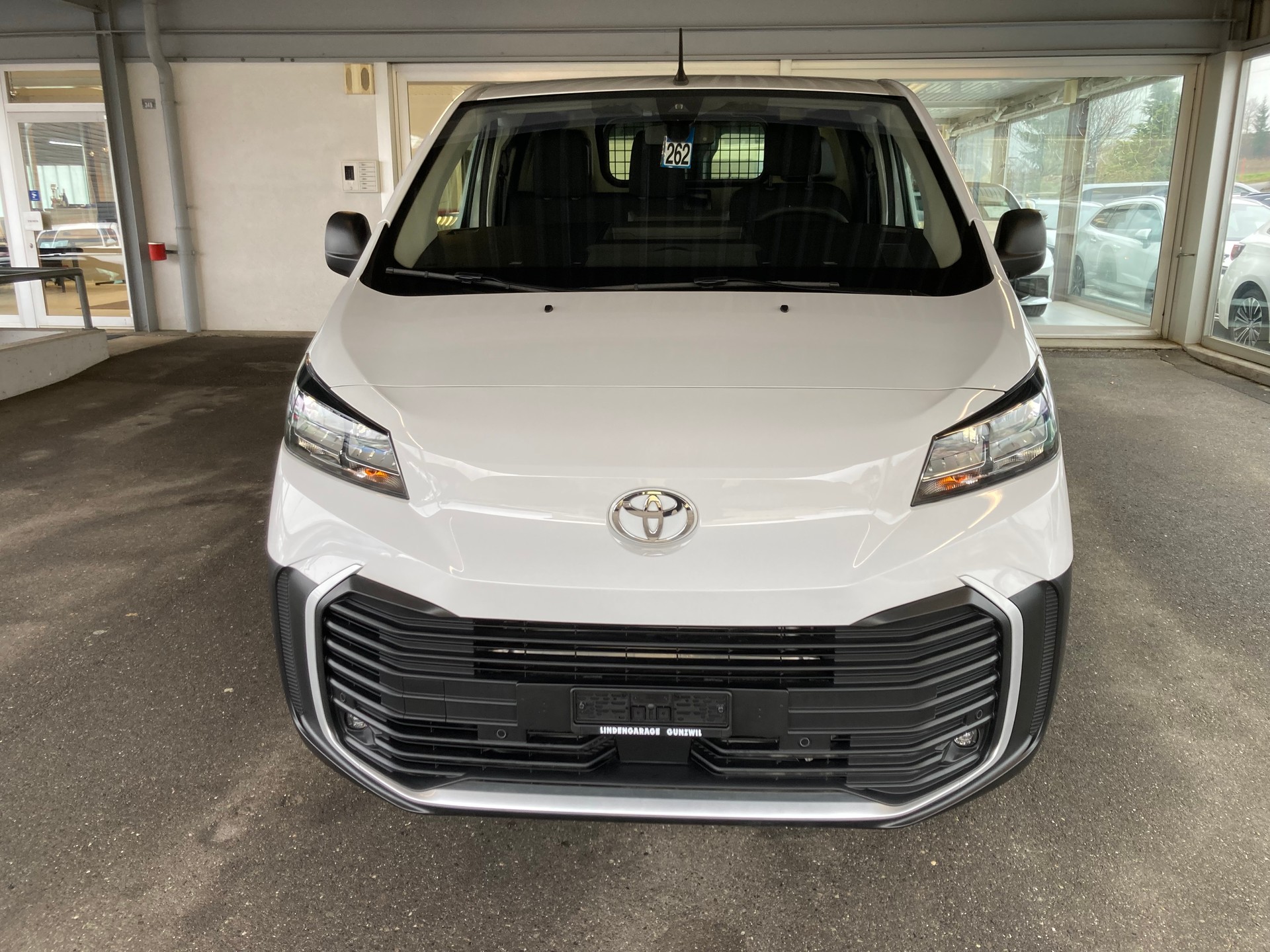 TOYOTA Proace 2.0D Panel Van Medium Advanced-image-1
