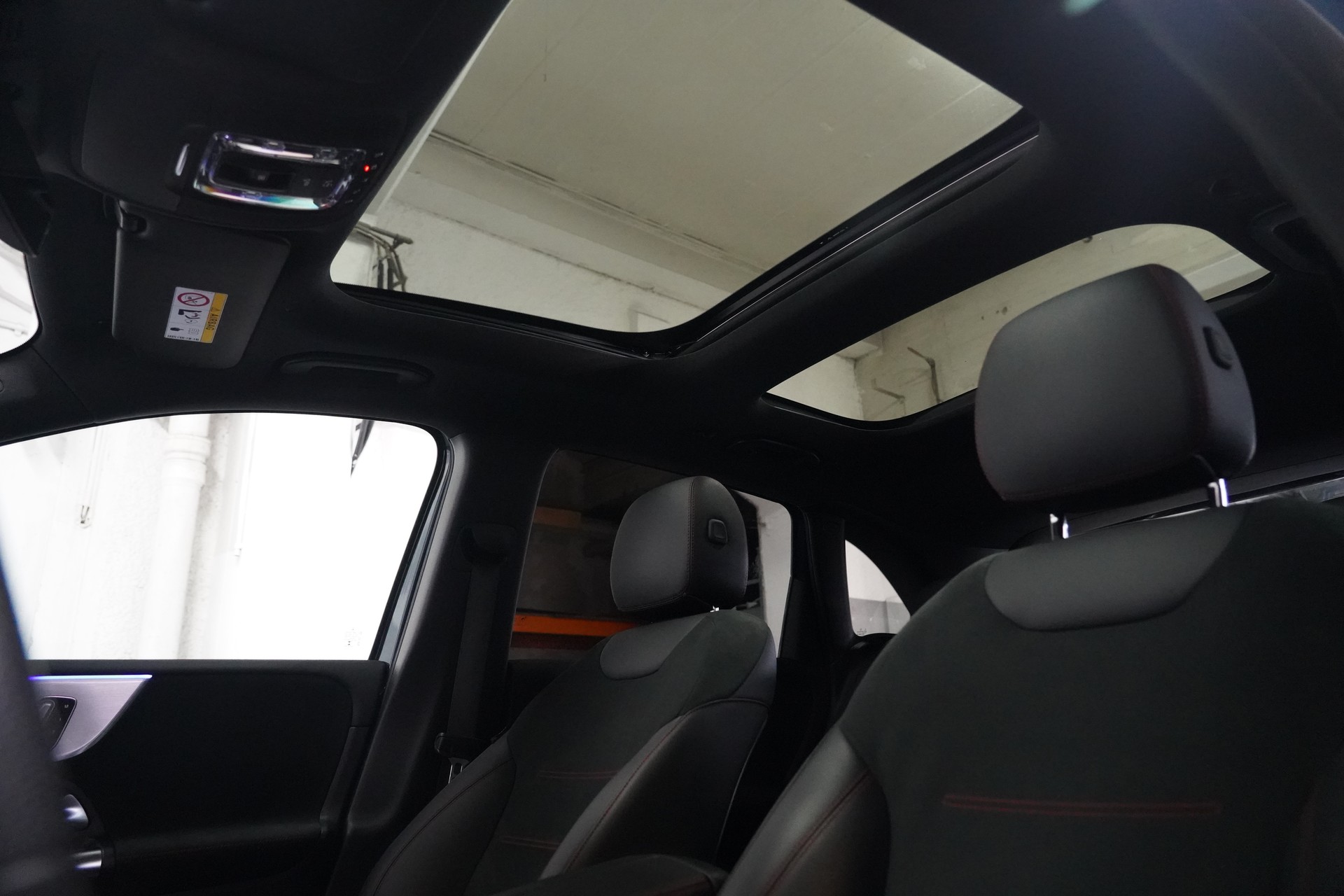 MERCEDES-BENZ B 200 d AMG Line 8G-DCT-image-12