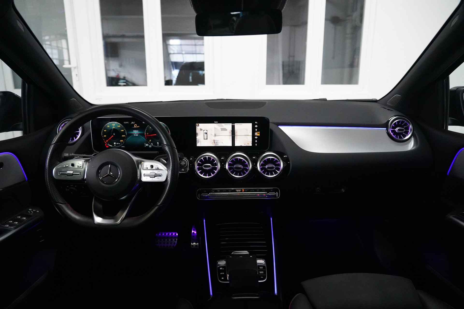 MERCEDES-BENZ B 200 d AMG Line 8G-DCT-image-13