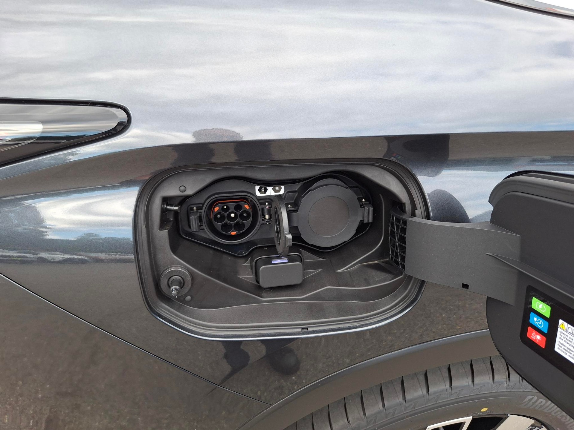 MITSUBISHI Outlander 2.4 PHEV Intense 4WD Automatic-image-11